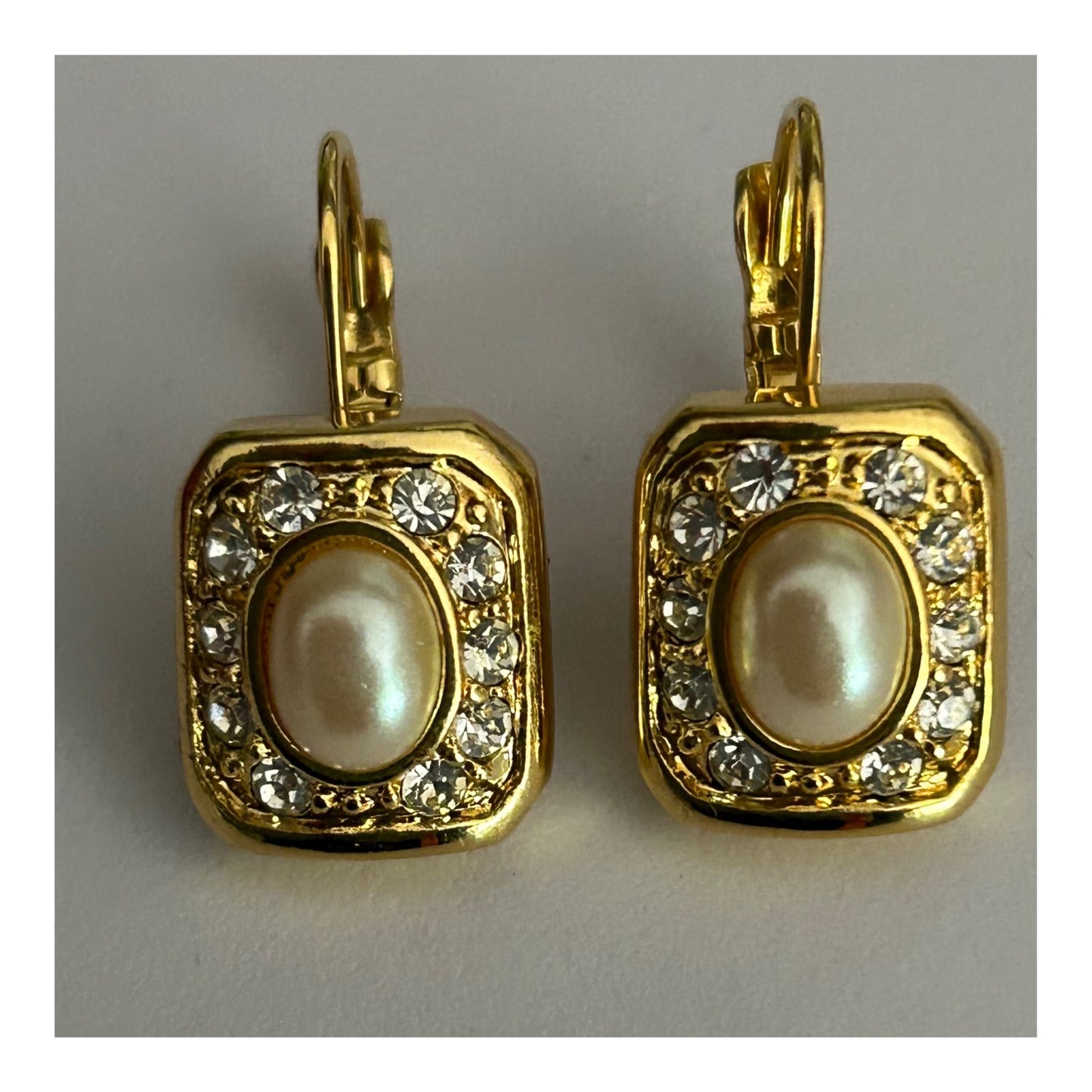 Vintage Beautiful Gold Tone Diamante & Faux Pearl Bead Pierced Earrings