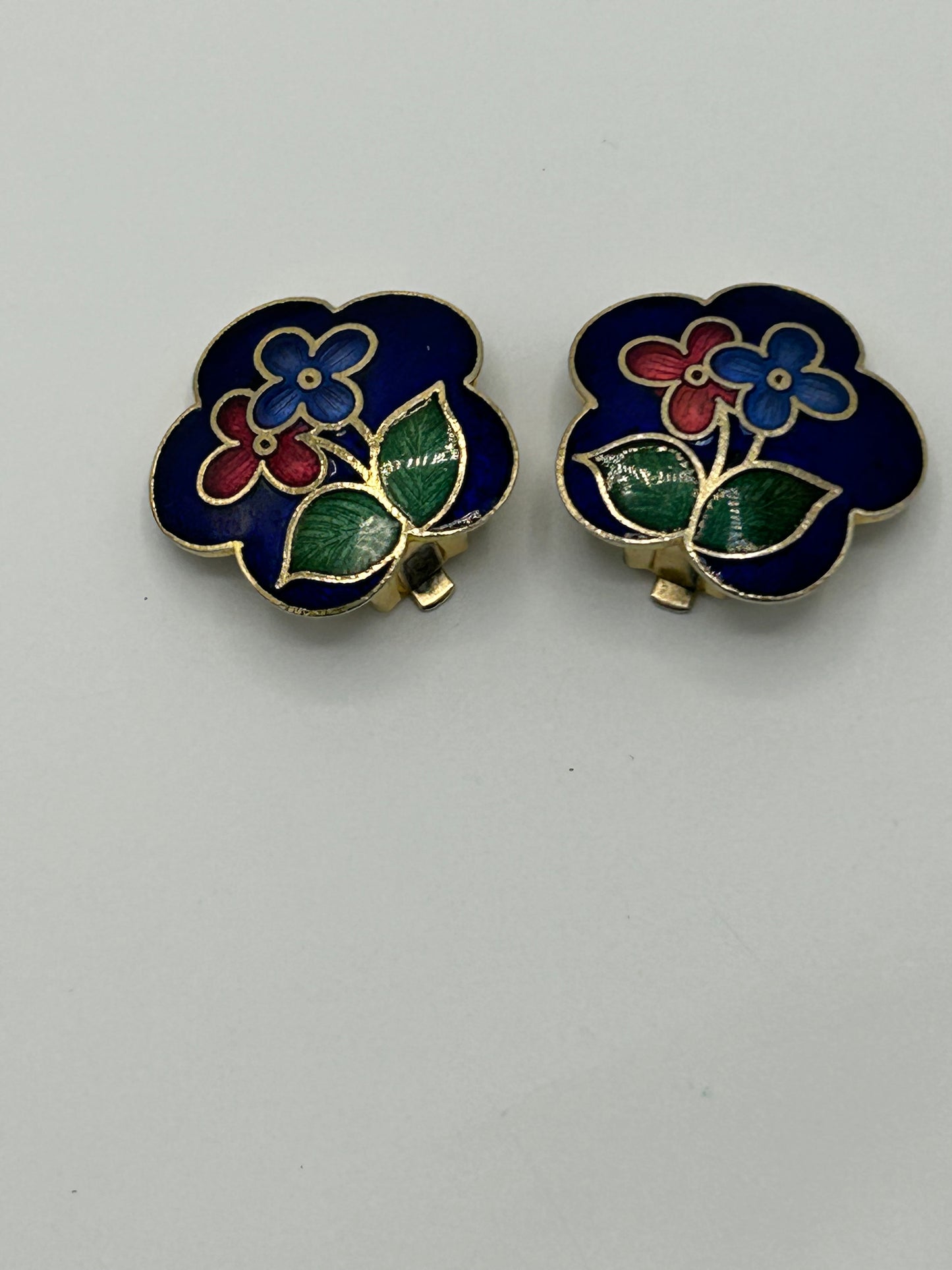 Vintage 1960s Gold Tone Base Metal Cloisonne Enamel Blue Flower Pattern Clip On Earrings