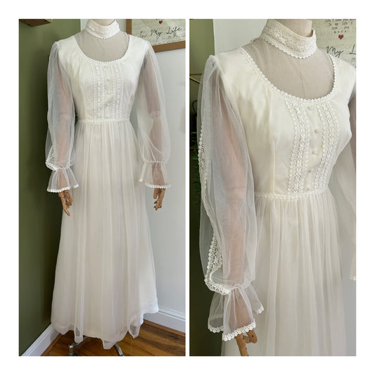 Vintage 1970s Size 8 White Long Sleeve Lace Trim Boho Prairie Wedding/Occasion Maxi Dress