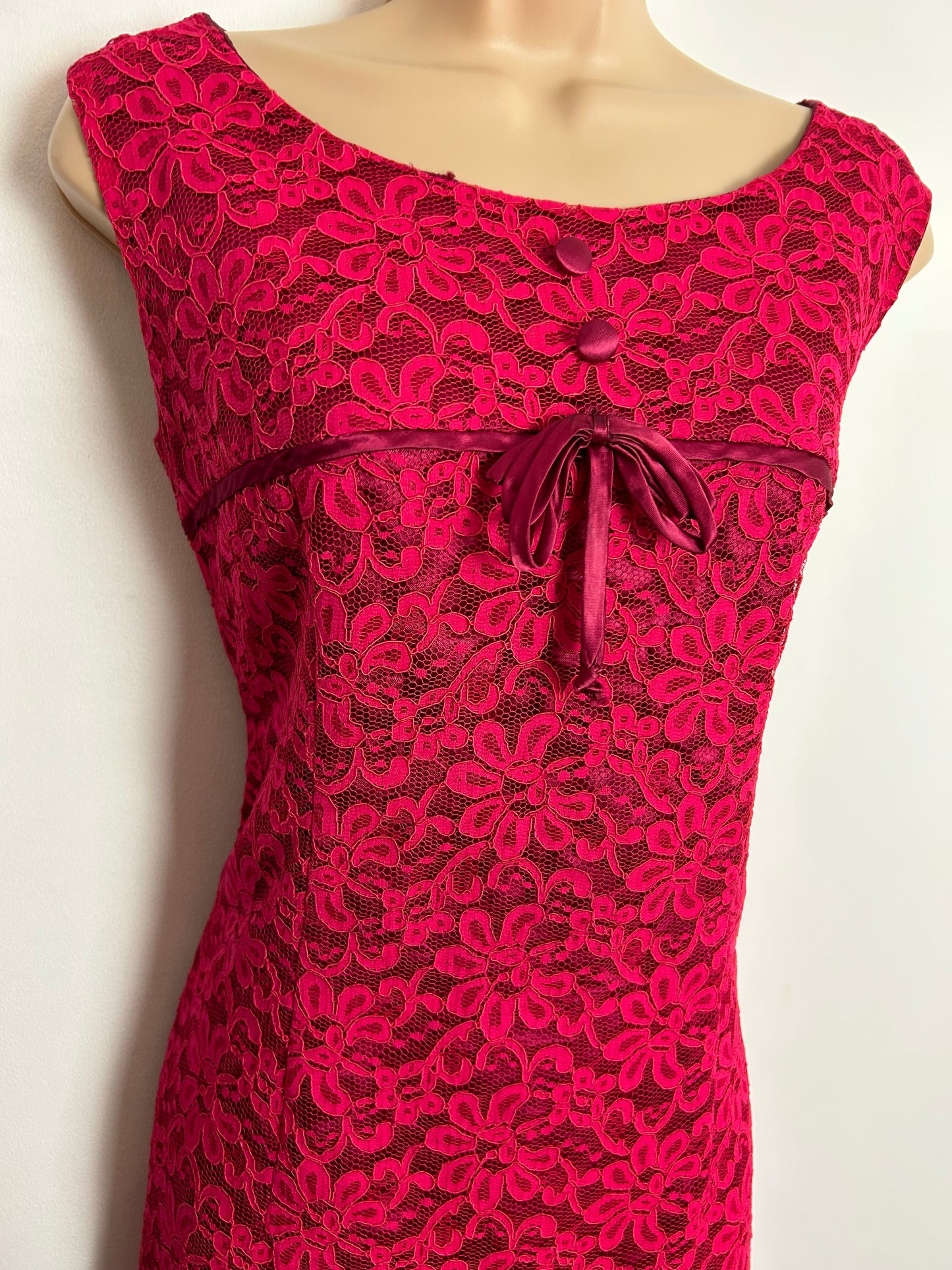 Vintage 1960s UK Size 10 Red Floral Lace Satin Bow & Button Detail Mod Shift Party Dress