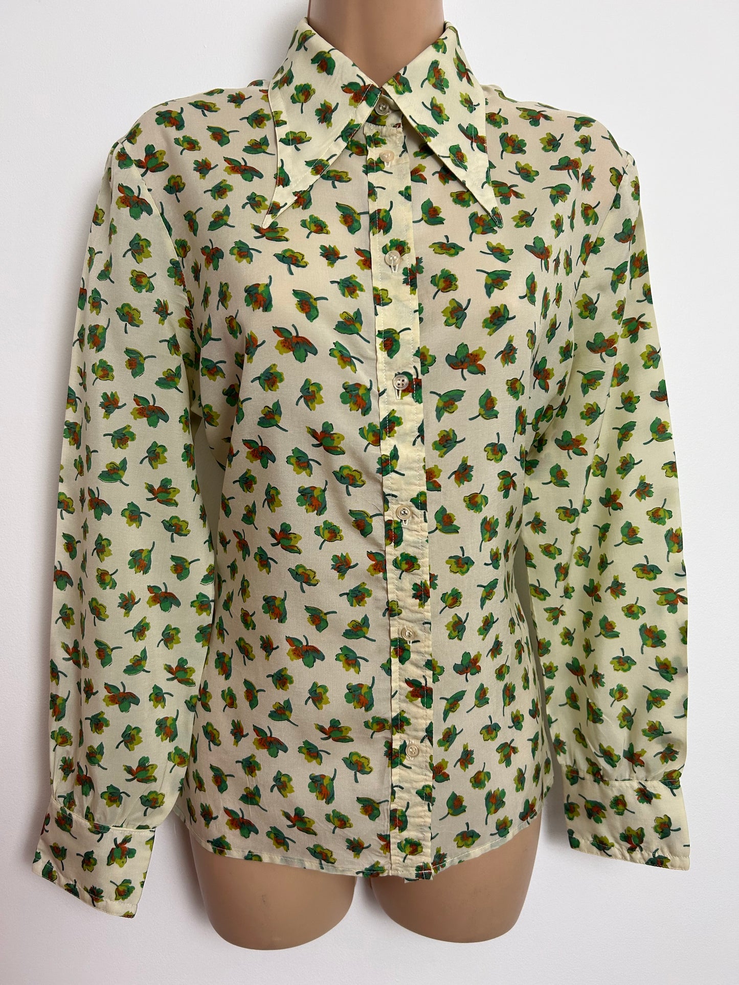 Vintage 1970s Size 12 Cream & Green Leaf Print Dagger Collar Long Sleeve Shirt