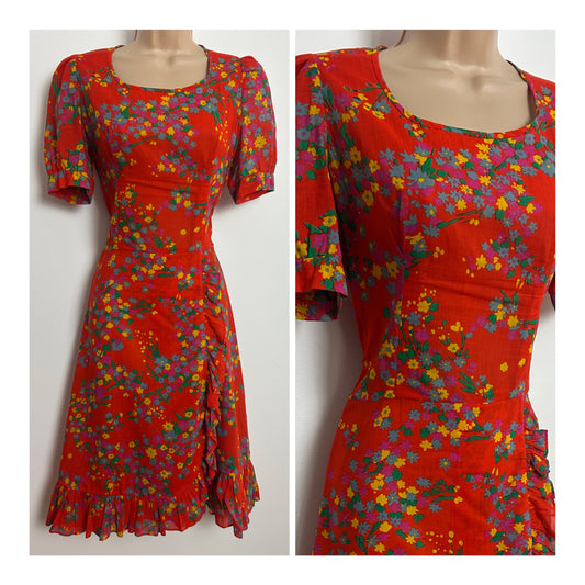 Vintage 1970s Size 10 Red Blue Yellow & Dark Pink Floral Print Ruffle Trim Skirt Cotton Day Dress