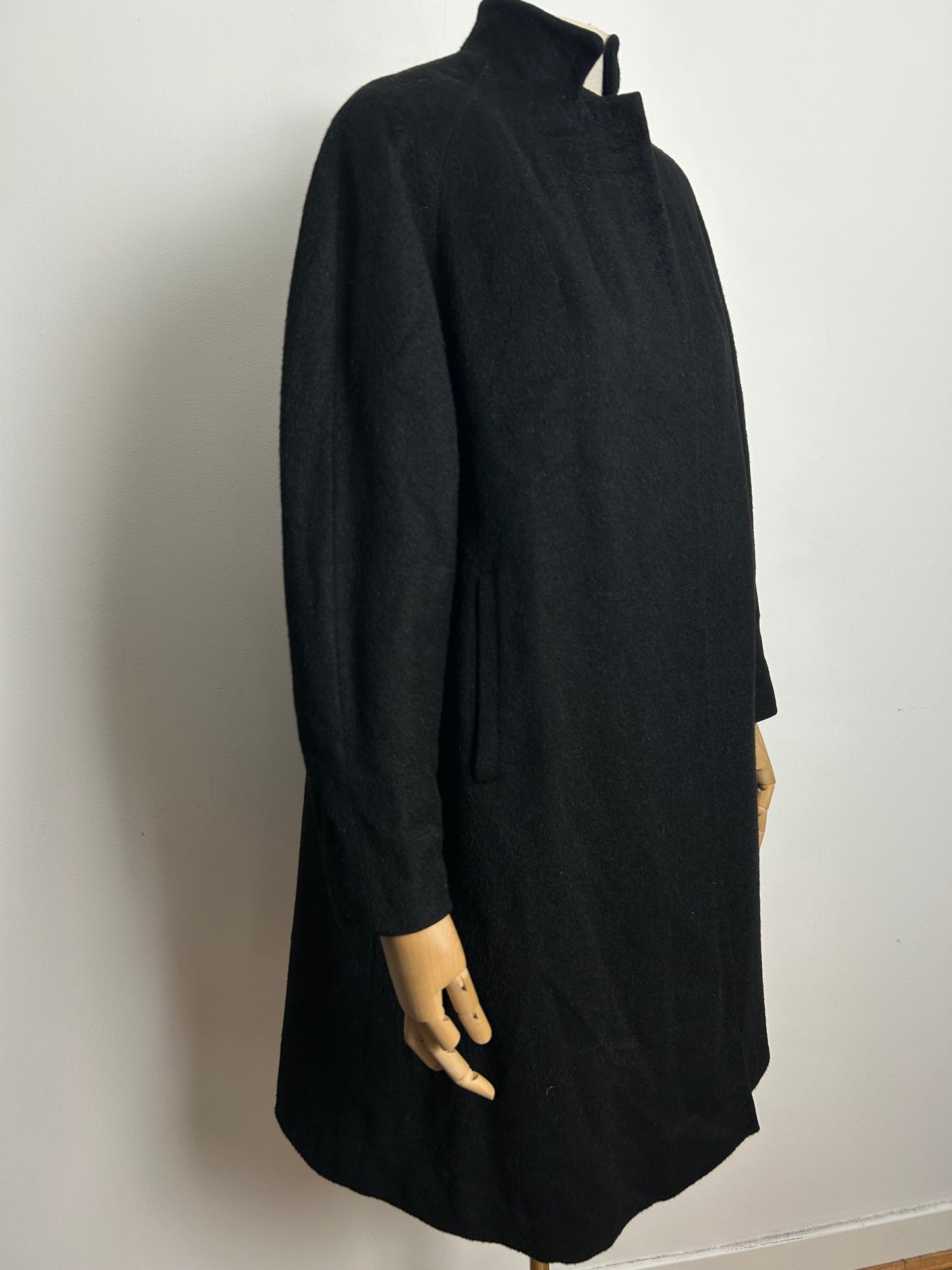 Vintage 1960s MARSHALL FIELD & COMPANY Up To Size 14 Black Wool Open Fronted Coat