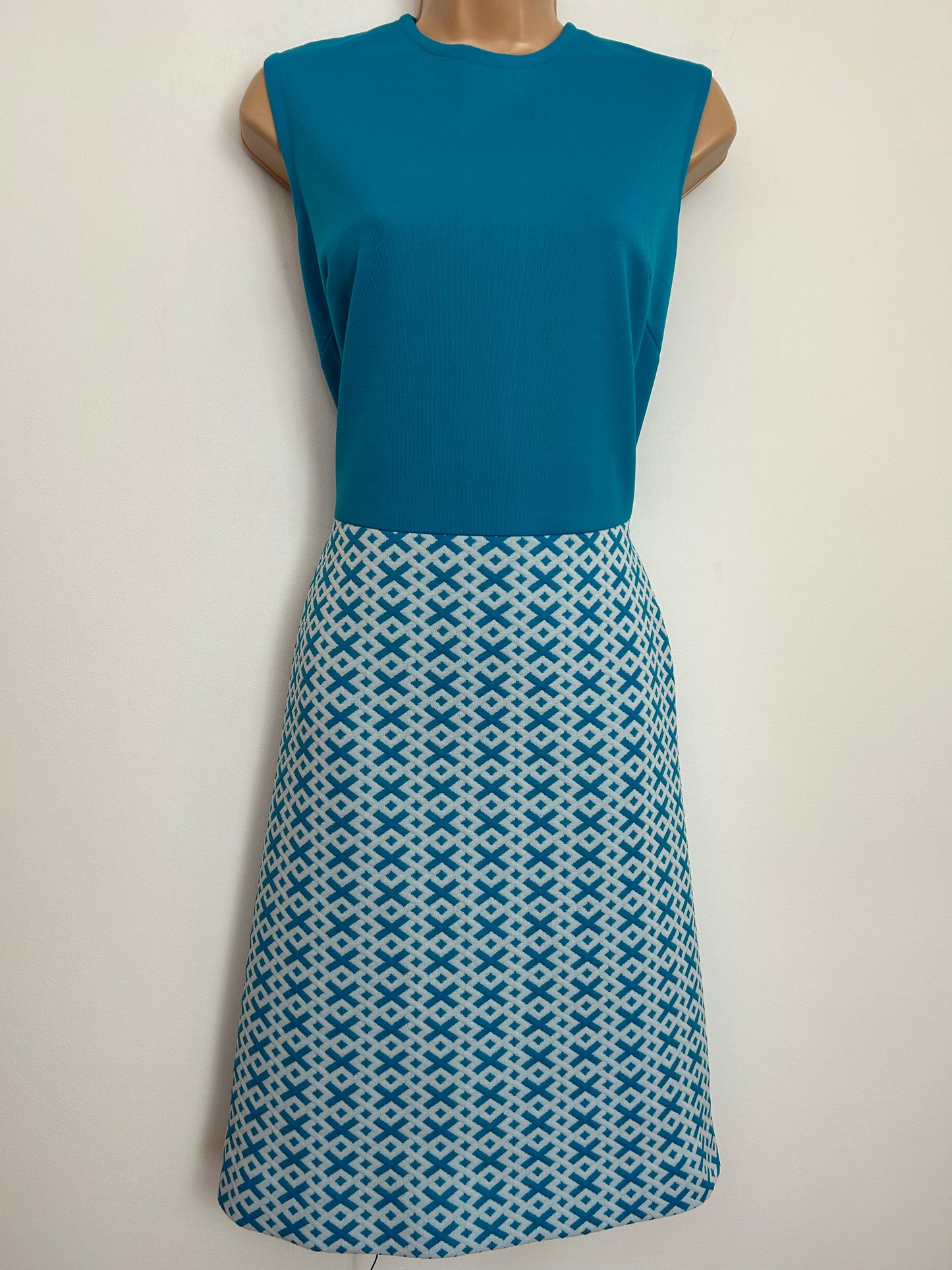 Vintage 1960s UK Size 12 Turquoise & White Cross & Diamond Pattern Sleeveless A-Line Mod Dress