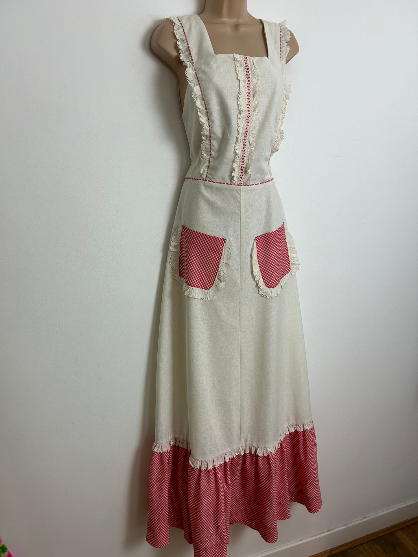 Vintage 1970s MR K Size 8 White & Red Gingham Contrast Open Back Pocket Detail Summer Prairie Boho Maxi Dress