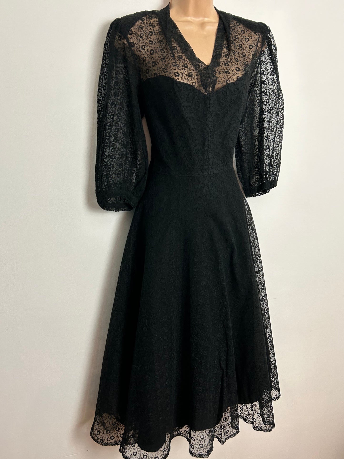 Vintage Late 1940s HEIRESS UK Size 10 Beautiful Black Lace Long Sleeve Illusion Neck Occasion Party Evening Dress