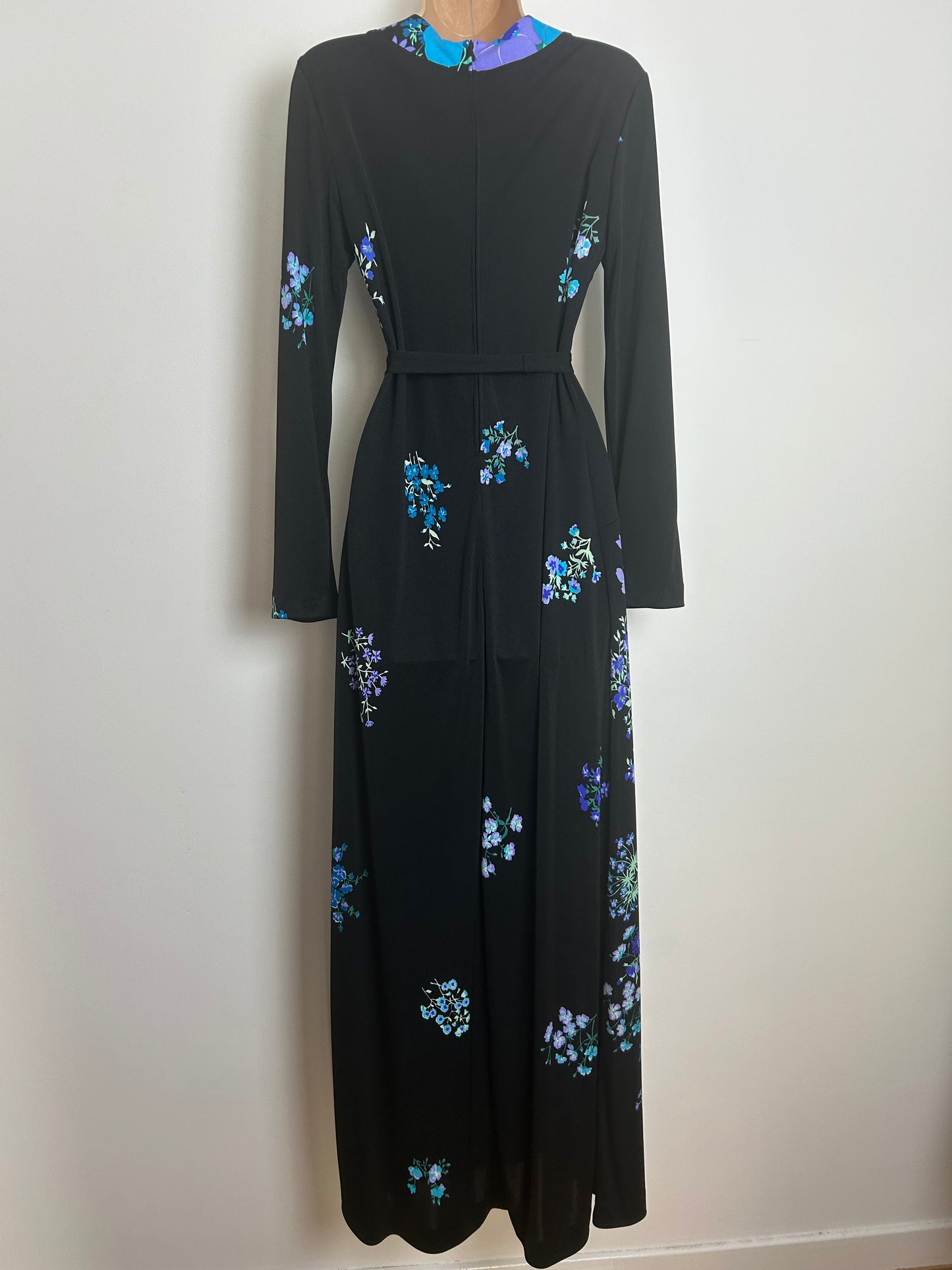 Vintage 1970s J. LEONARD ET CIE For NINI CAPUCCI Size 10-12 Black Blue & Green Floral Print Long Sleeve Belted Maxi Dress