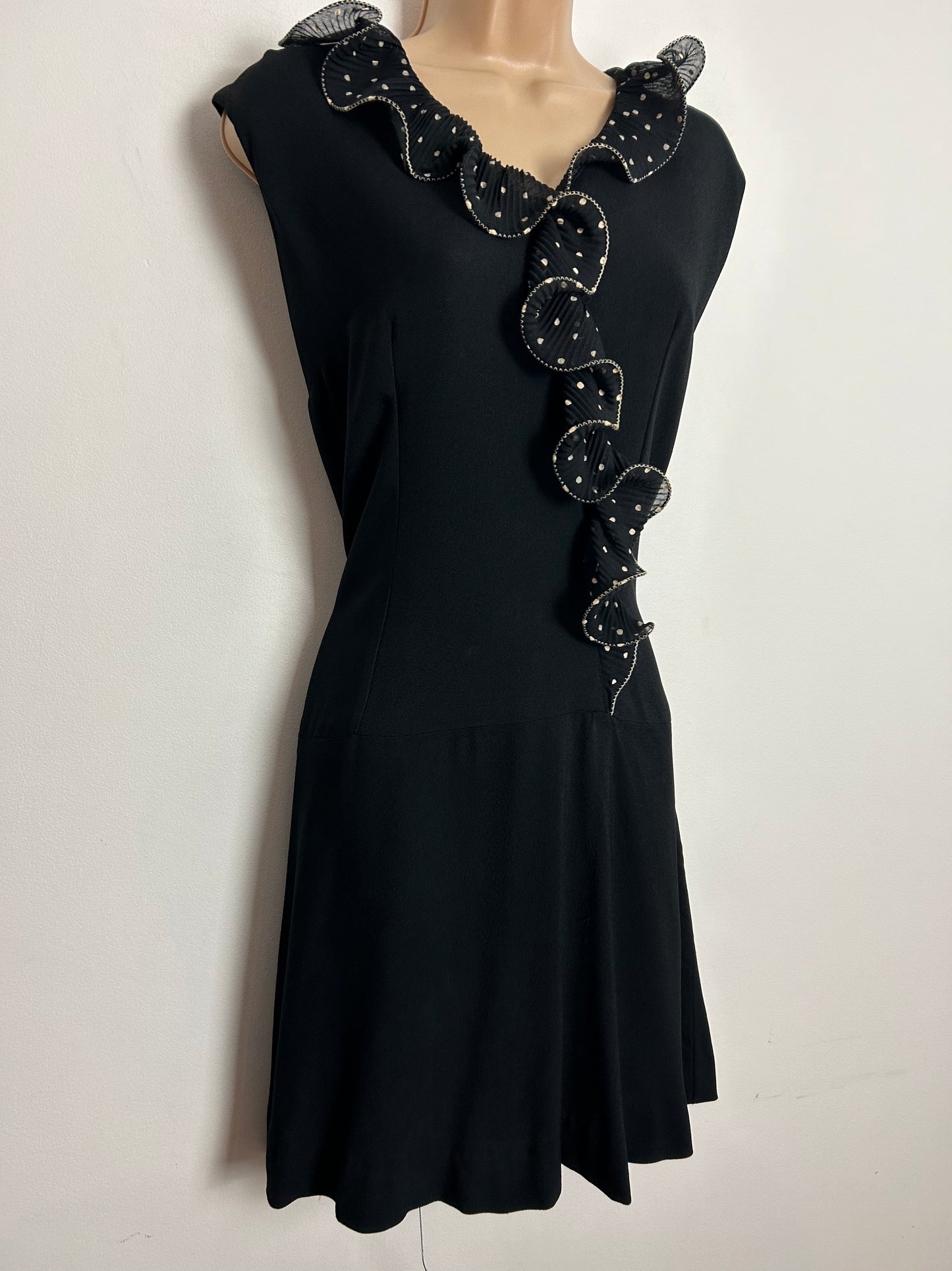 Vintage Early 1960s FRIEDERIKE UK Size 12 Black Rayon Polka Dot Ruffle Trim Mod Shift Dress