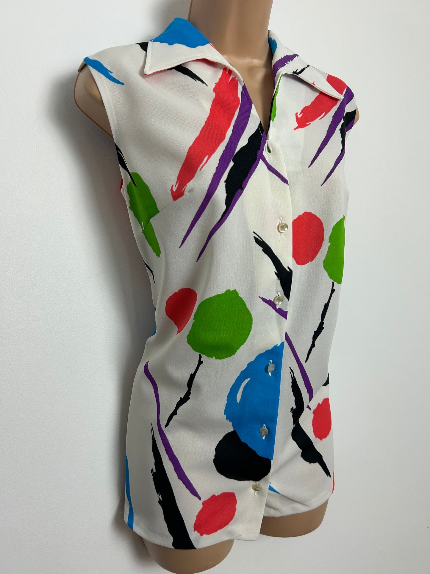 Vintage 1970s Size 10-12 White Red Blue & Green Abstract Print Sleeveless Shirt Style Top