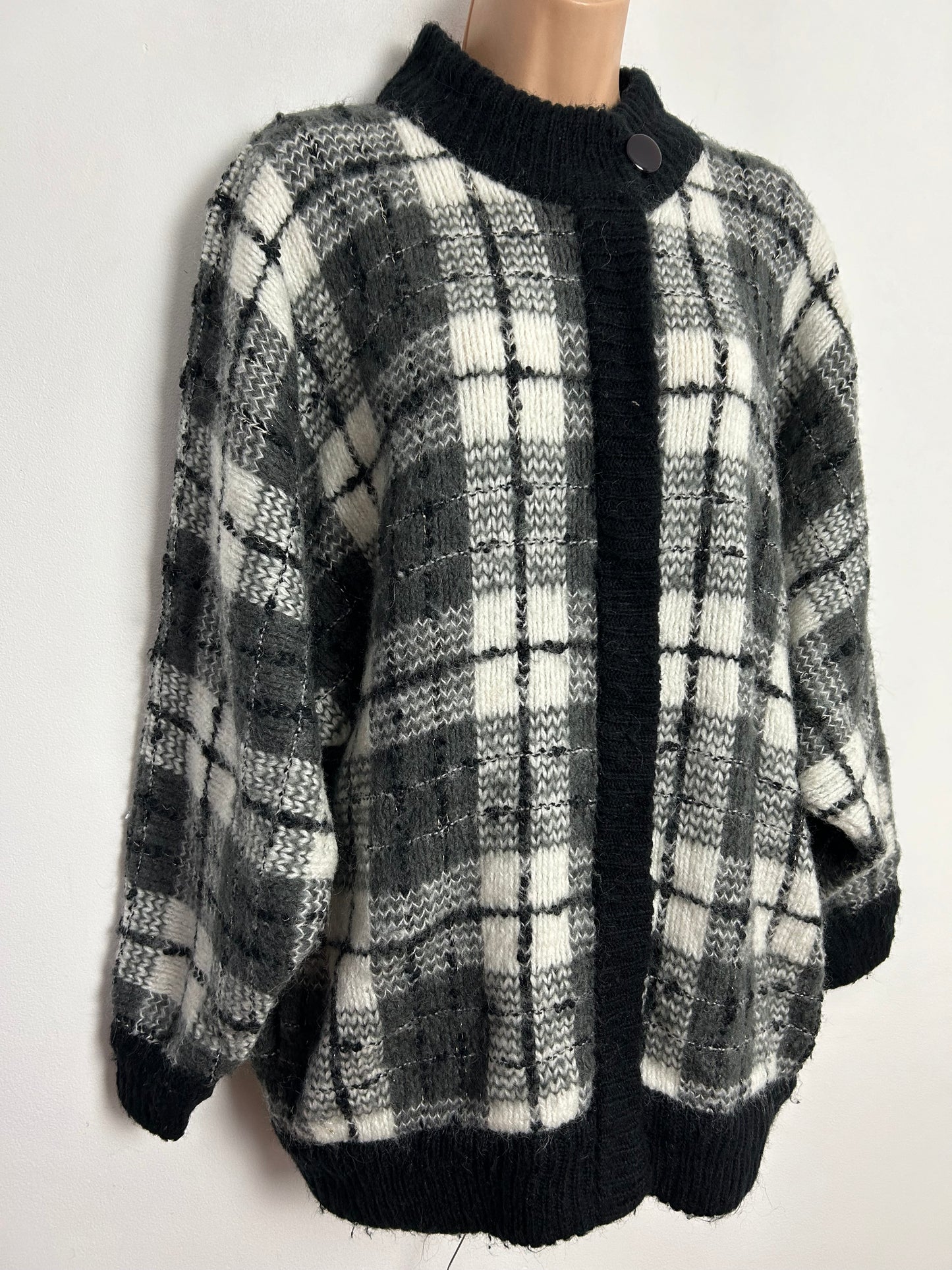 Vintage 1980s One Size Up To Size 16/18 Black Grey & Winter White Check Chunky Zip Fronted Cardigan