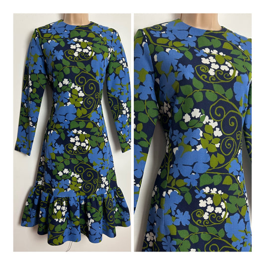 Vintage Early 1970s ELIZABETH TEES Size 8-10 Blue & Green Tones Floral Print Long Sleeve Mod Shift Dress