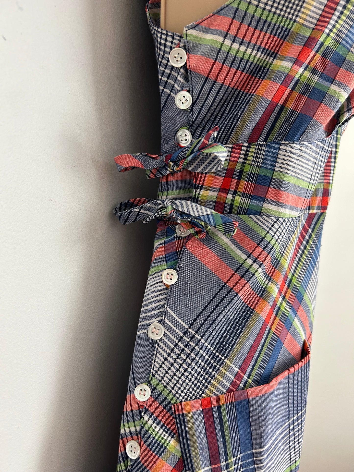 Vintage 1970s BETTY BARCLAY UK Size 6 Blue Red & Green Check Print Cotton Pocket Detail Tie Side Summer Day Dress