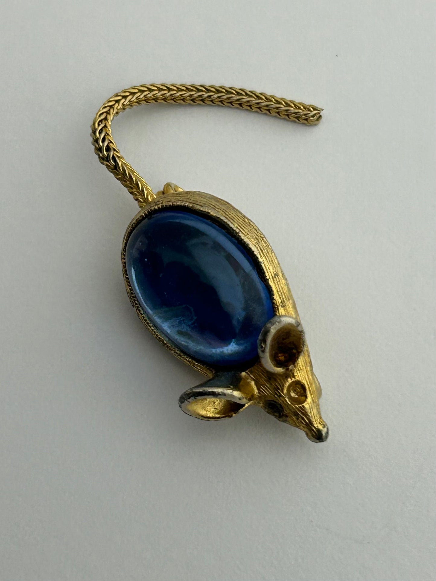 Vintage Gold Tone RARE Articulated Tail Blue Glass Stone Set Mouse Brooch