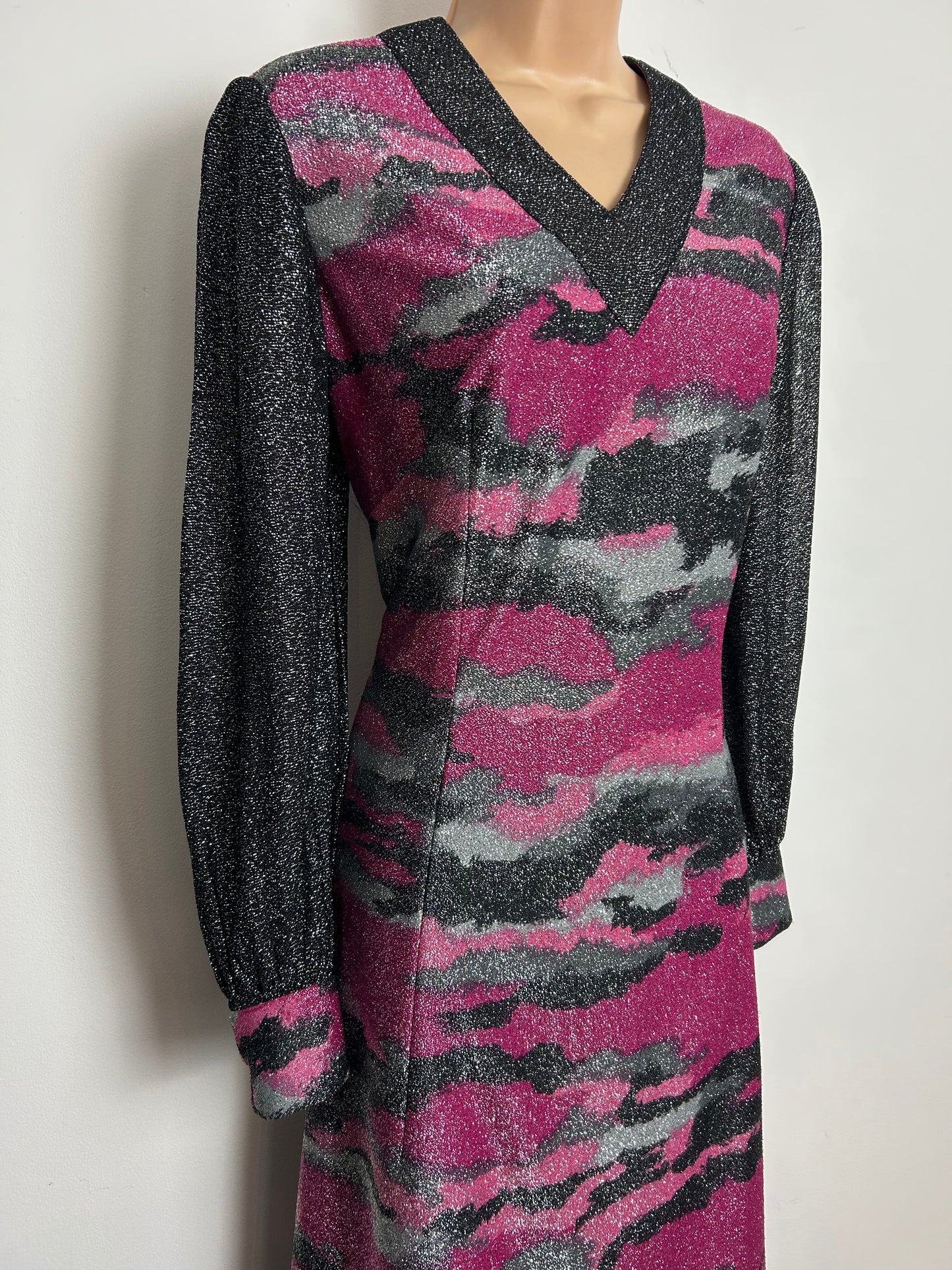 Vintage 1970s Size 14 Grey Silver & Pink Tones Abstract Print Lurex Long Sleeve Occasion Maxi Dress