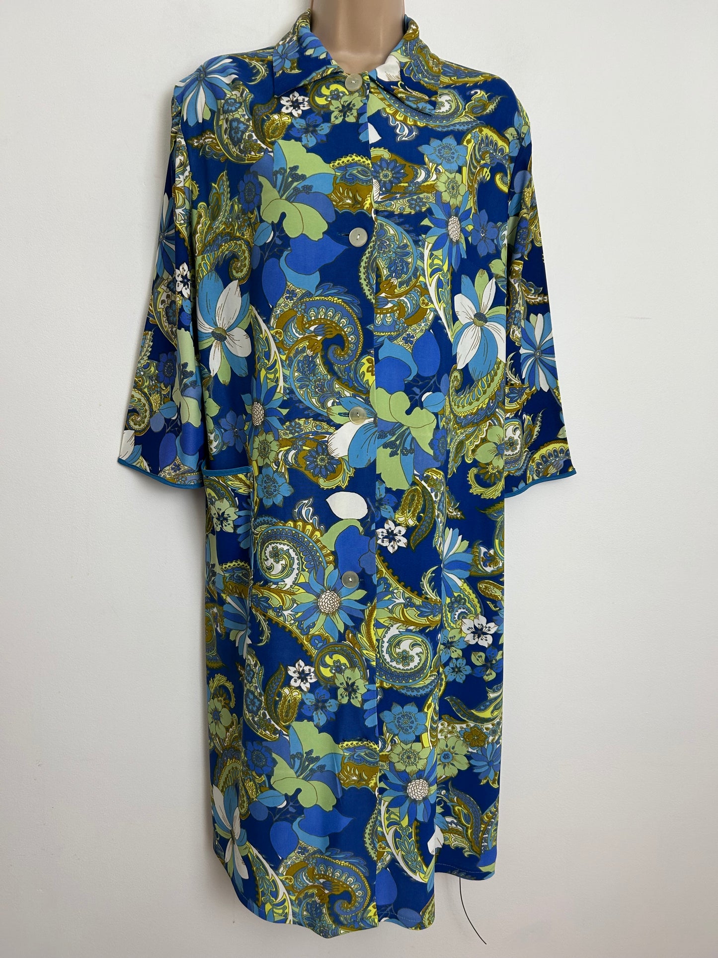 Vintage 1960s Up To Size 16 Blue & Green Floral Paisley Print Pocket Detail Mid Length House Coat