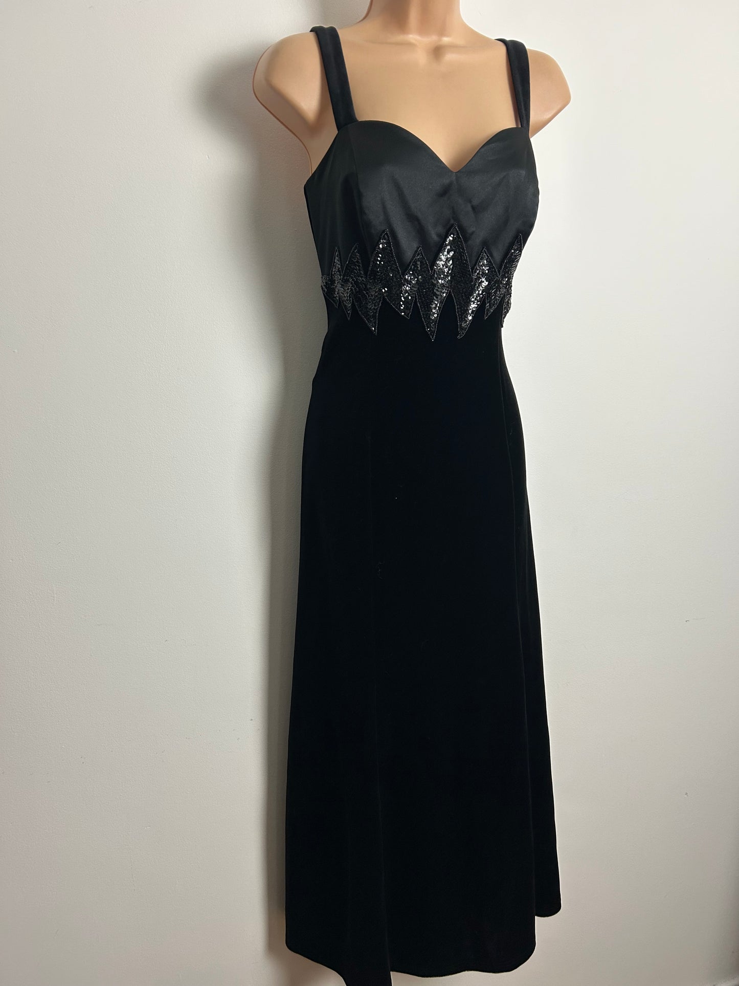 Vintage Early 1980s VERA MONT FRANCE Size 10-12 Black Velvet Sequin & Bead Embellished Occasion Evening Maxi Dress