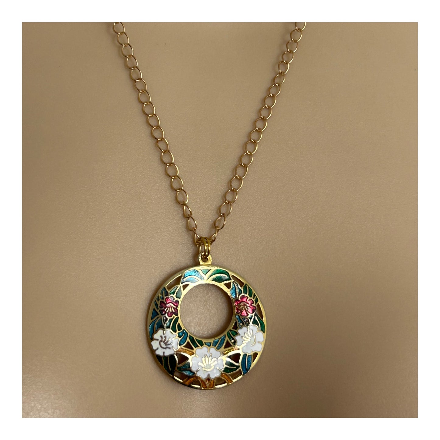 Vintage Gold Tone & Cloisonne Enamel White Red & White Floral Pendant With Necklace