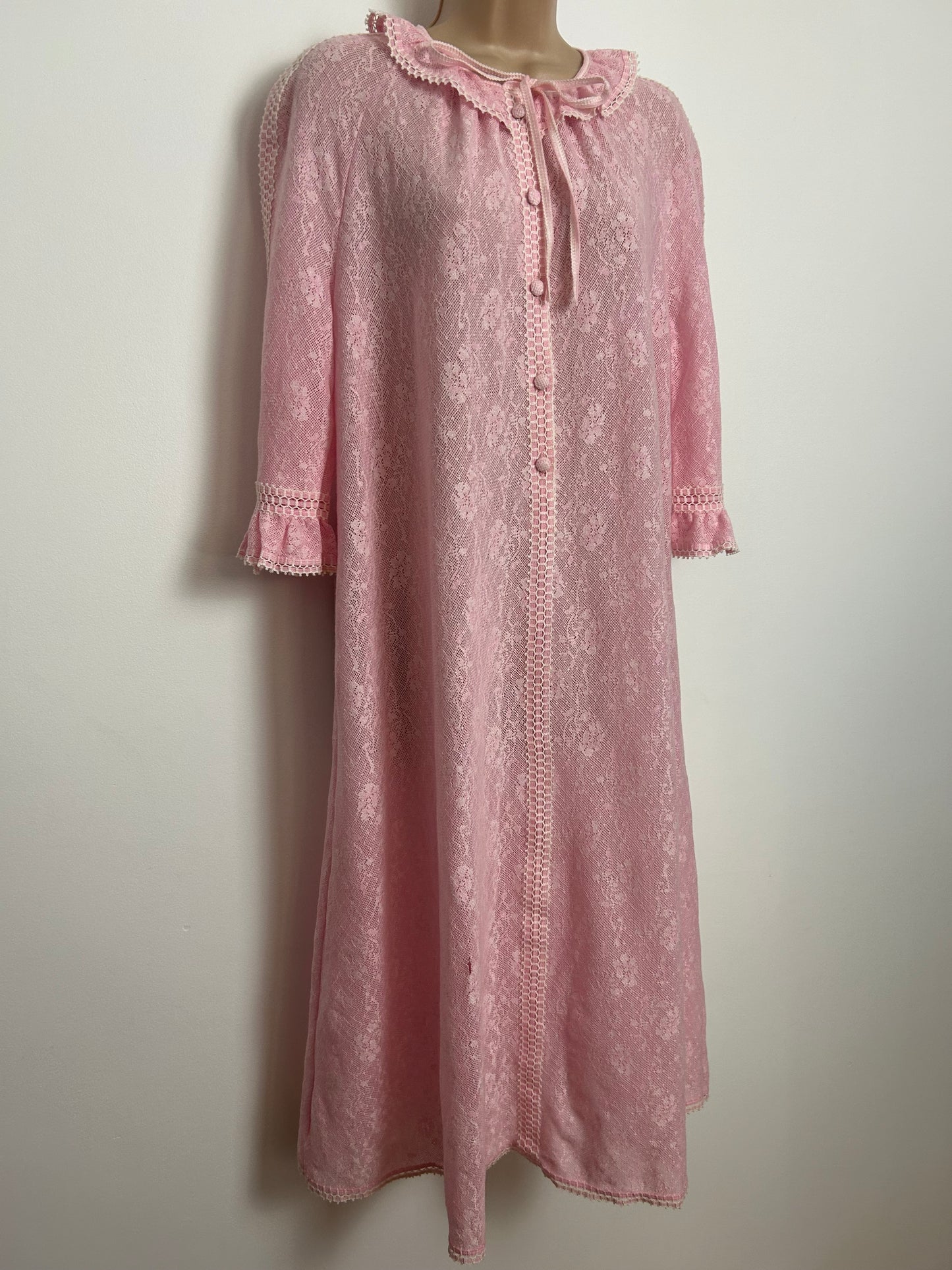 Vintage HANRO Size 16 Pink Lace Trim Midi Length House Nightie/Nightdress