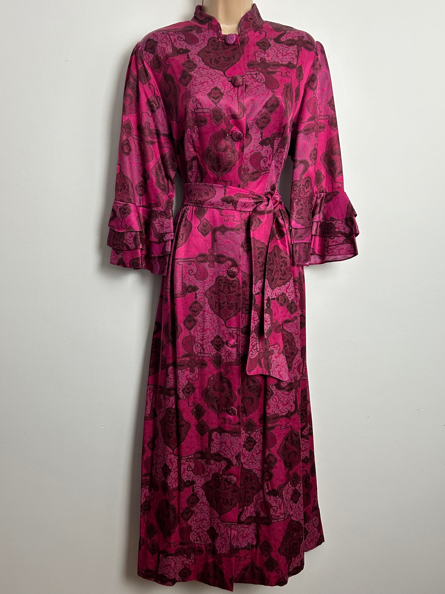 Vintage Early 1970s GLEN ABBEY Size 12-14 Dark Pink Tones Nouveau Scarf Print Satin Feel Belted Midi Dress