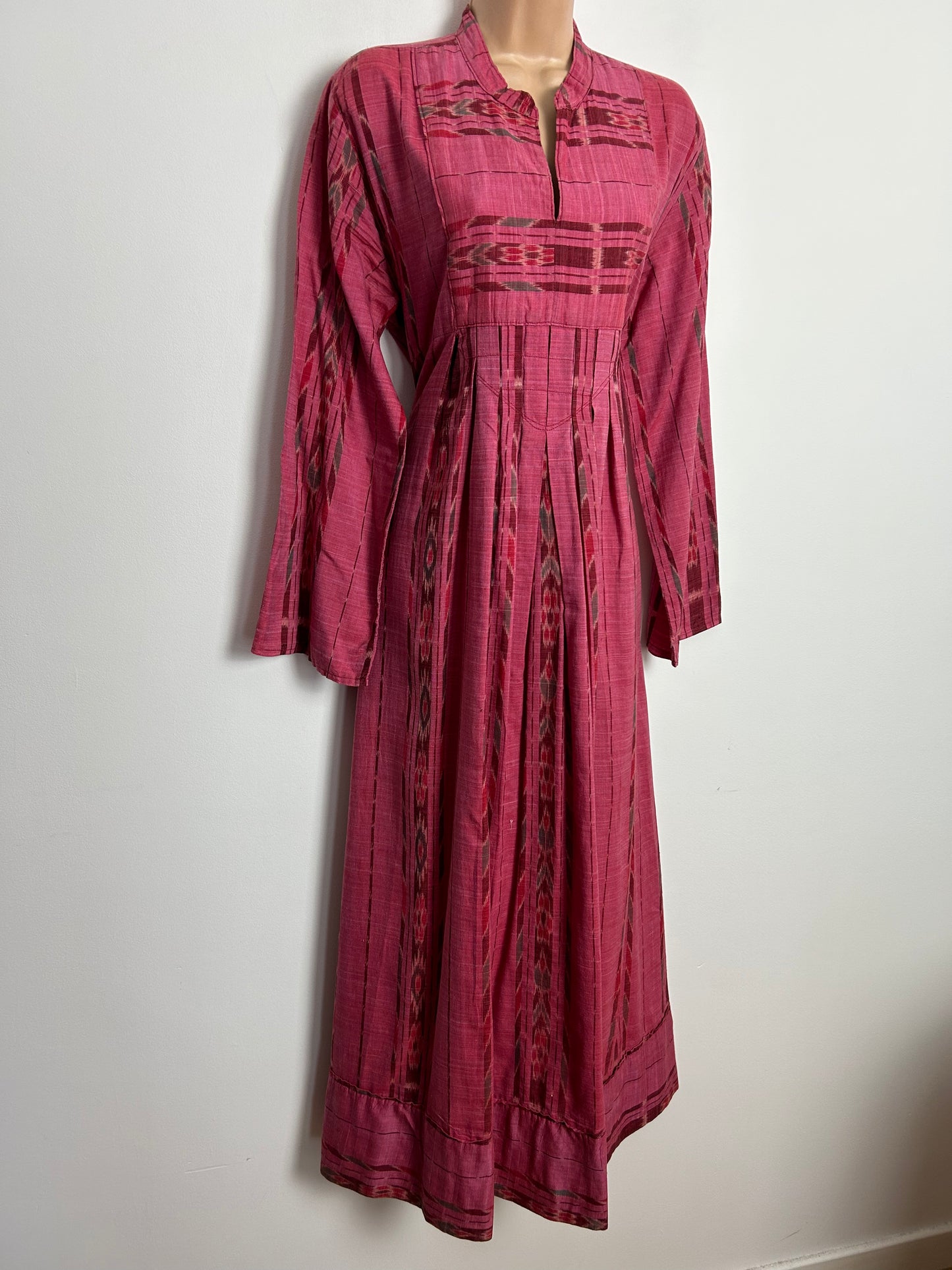 Vintage 1970s UK Size 8-10 Raspberry Pink Abstract Stripe Print Long Sleeve Pleated Tie Back Kaftan Style Cotton Maxi Dress