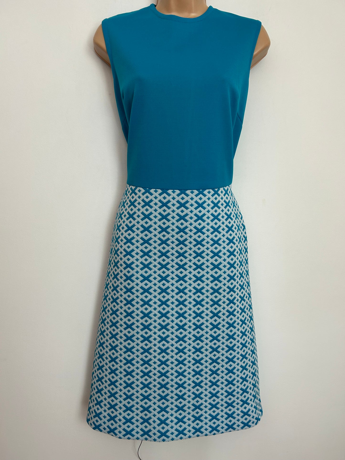 Vintage 1960s UK Size 12 Turquoise & White Cross & Diamond Pattern Sleeveless A-Line Mod Dress