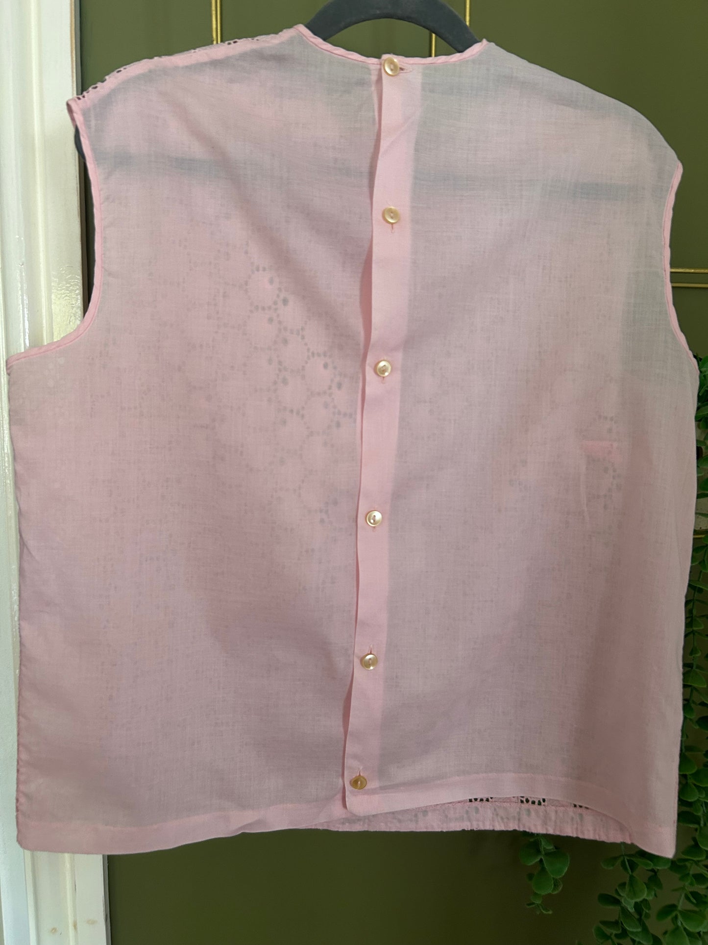 Vintage 1960s Approx Size 14 Pale Pink Lace Fronted Button Back Sleeveless Top