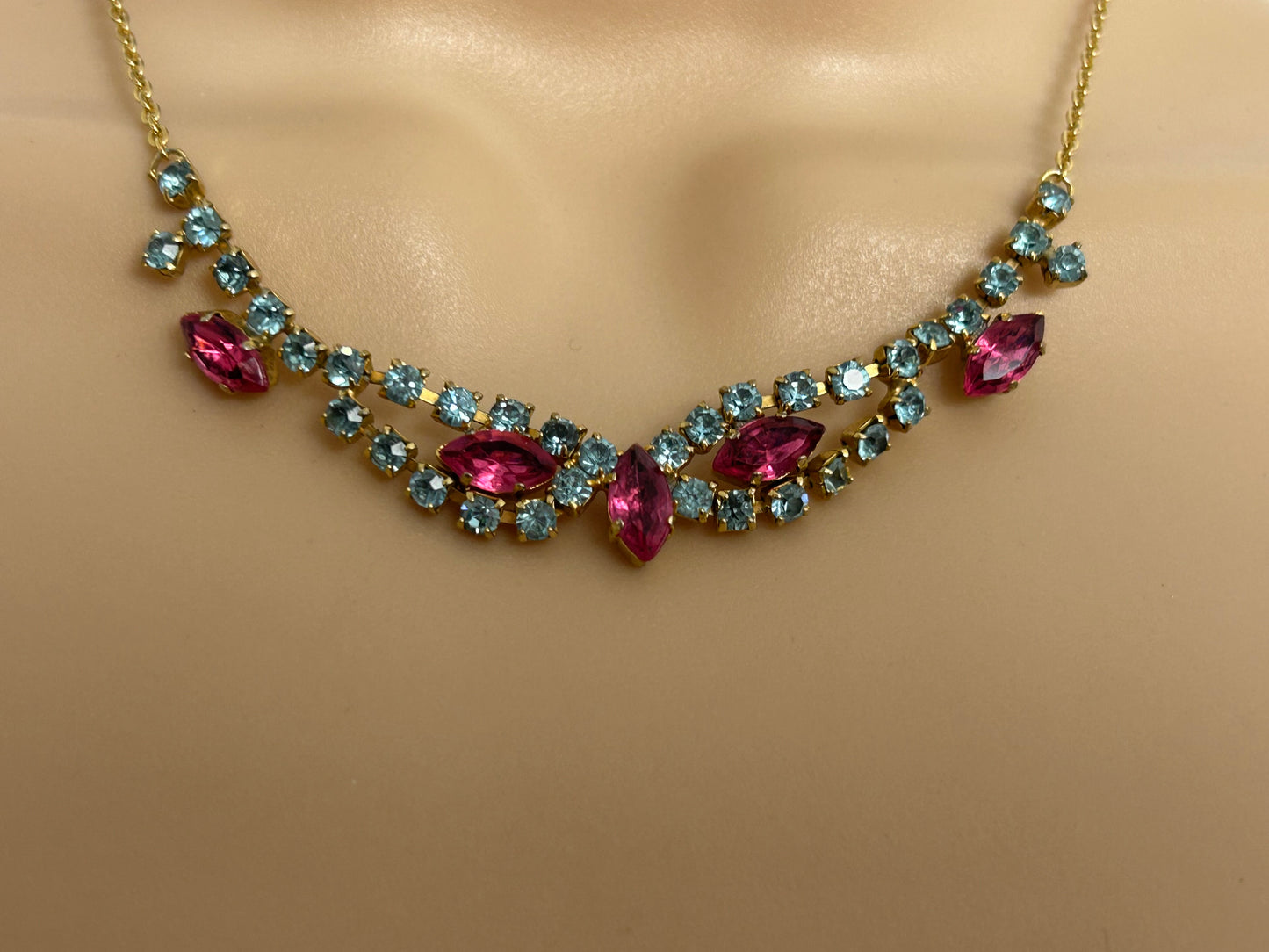 Vintage 1960s Beautiful Gold Tone Blue Diamante & Pink Glass Stone Set Necklace
