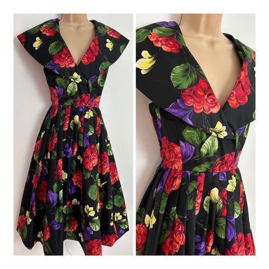 Vintage Late 50s/Early 60s UK Size 10 Gorgeous Black Red Yellow & Green Pleated Shawl Collar Rockabilly Dress