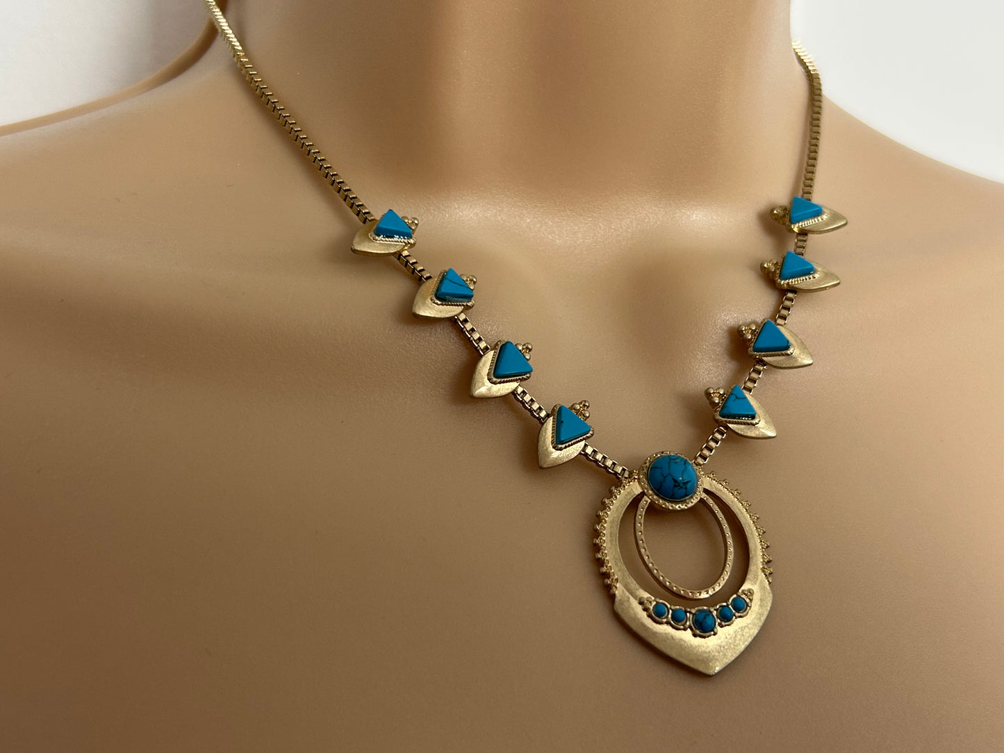Vintage Gold Tone & Turquoise Stone Set Ethnic Inspired Boho Necklace