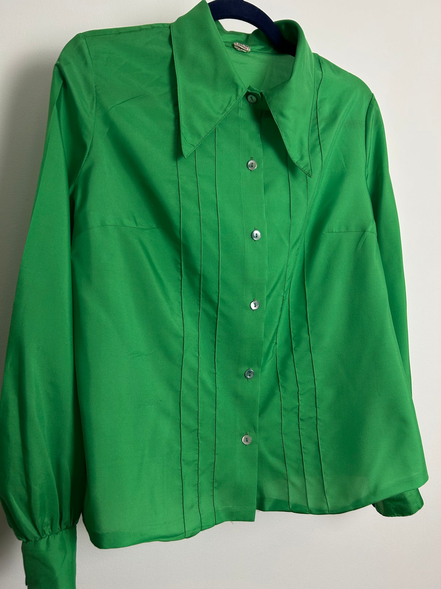 Vintage 1970s TRU Size 14-16 Green Dagger Collar Long Sleeve Stitch Detail Shirt