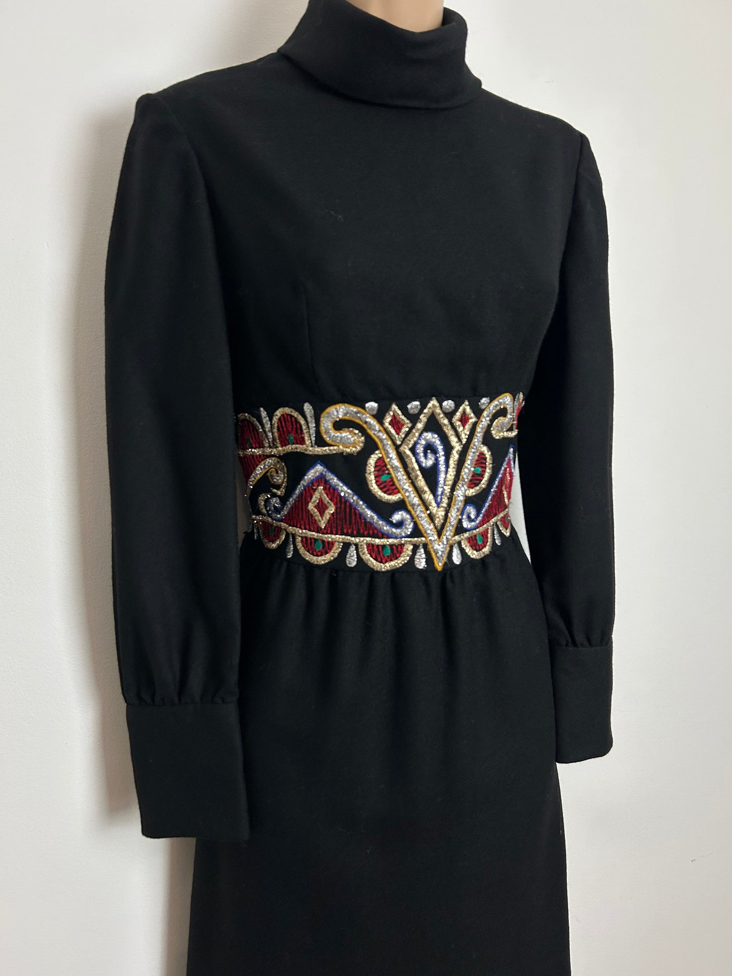 Vintage 1960s Size 8 Black Wool Mix Embroidered Waist Detail Long Sleeve Occasion Dress