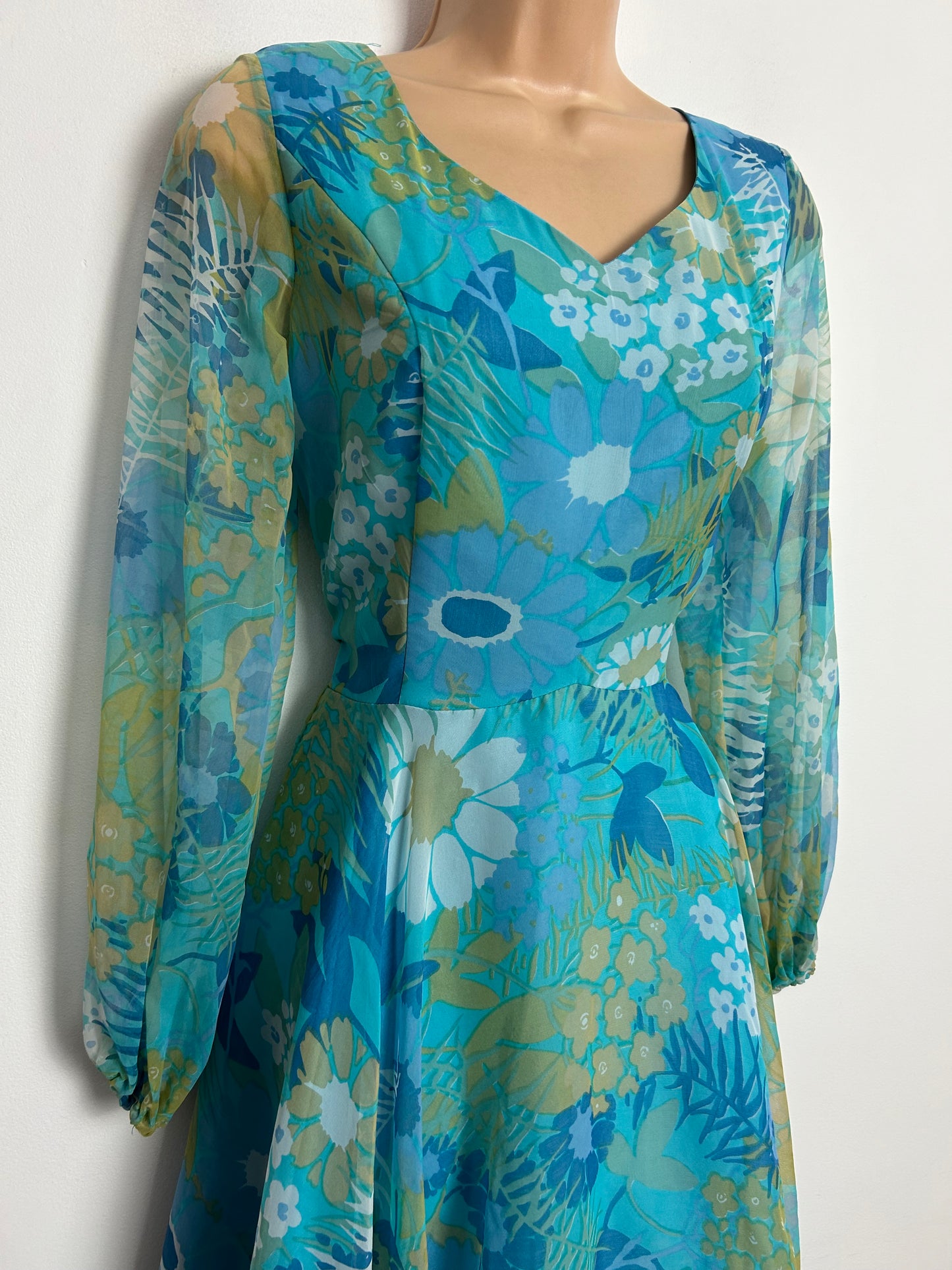 Vintage 1970s BERNARD FRERES UK Size 8 Blue & Green Tones Floral Print Long Sleeve Chiffon Dress