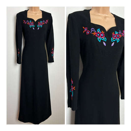 Vintage 1970s ELKONT Size 8 Black Floral Embroidered Detail Mid Weight Long Sleeve Maxi Dress