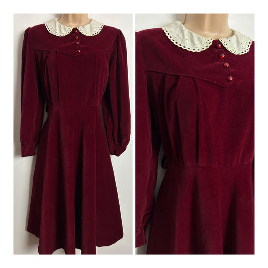 Vintage 1960s UK Size 10 Red Velvet Lace Collar Long Sleeve Christmas Dress