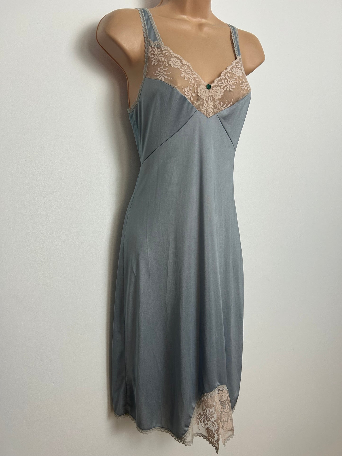 Vintage 1970s TRIUMPH INTERNATIONAL Size 8 Blueish Grey Lace Trim "Jasmin" Slip