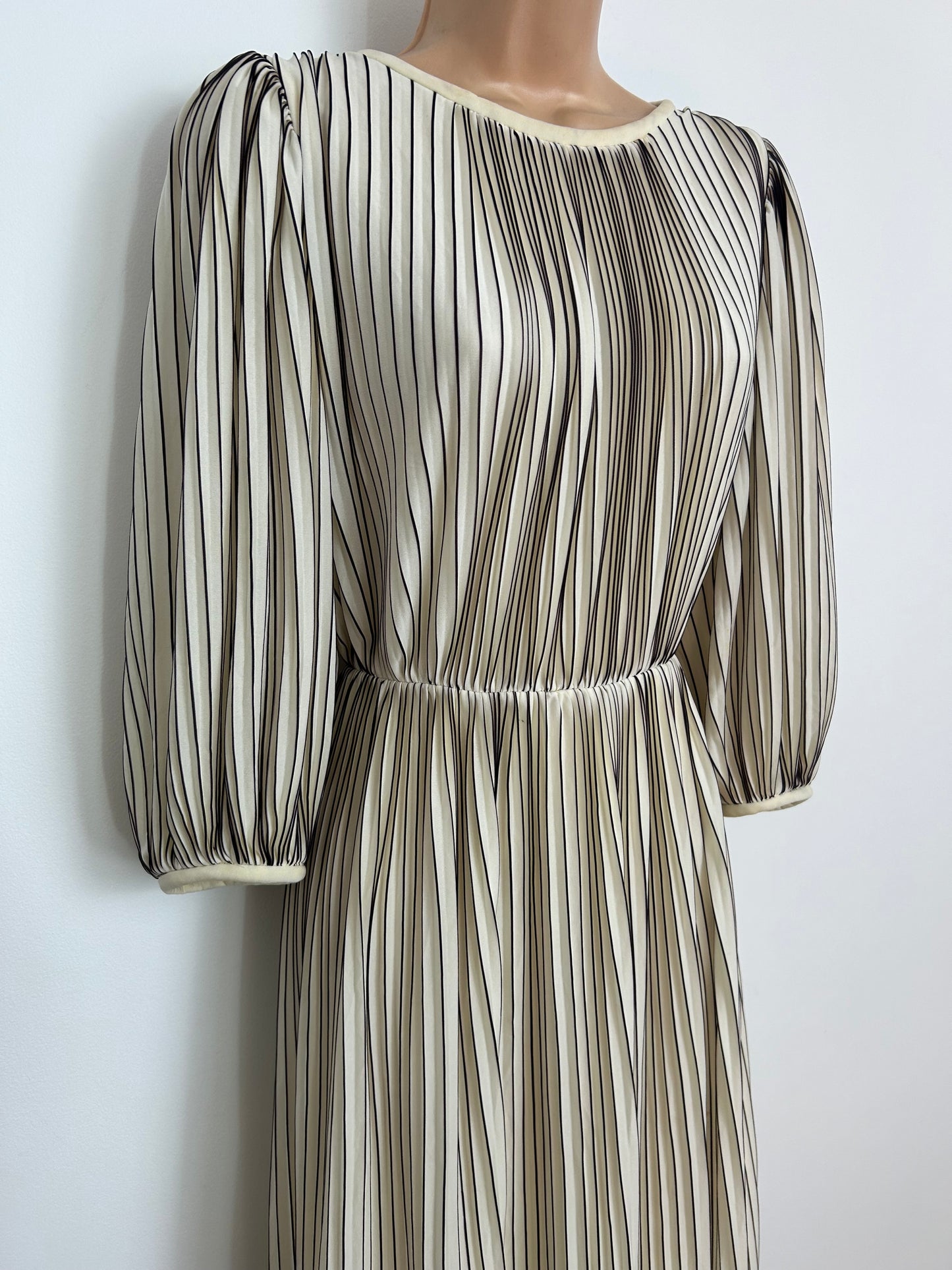 Vintage Late 1970s MARION RUSSELL Size 10 Cream & Brown Plisse Pleated Layered Occasion Maxi Dress