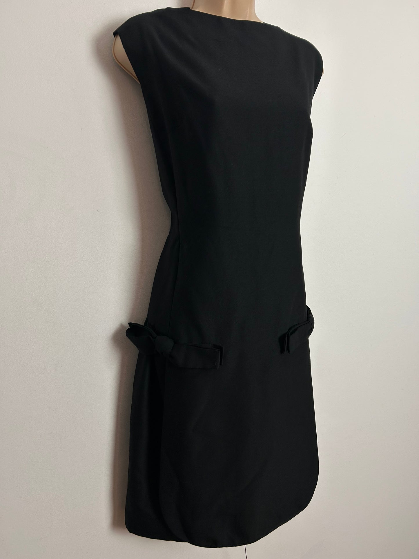 Vintage Early 1960s FREDERICK STARKE UK Size 12 Black Bow Detail Mod Shift Dress