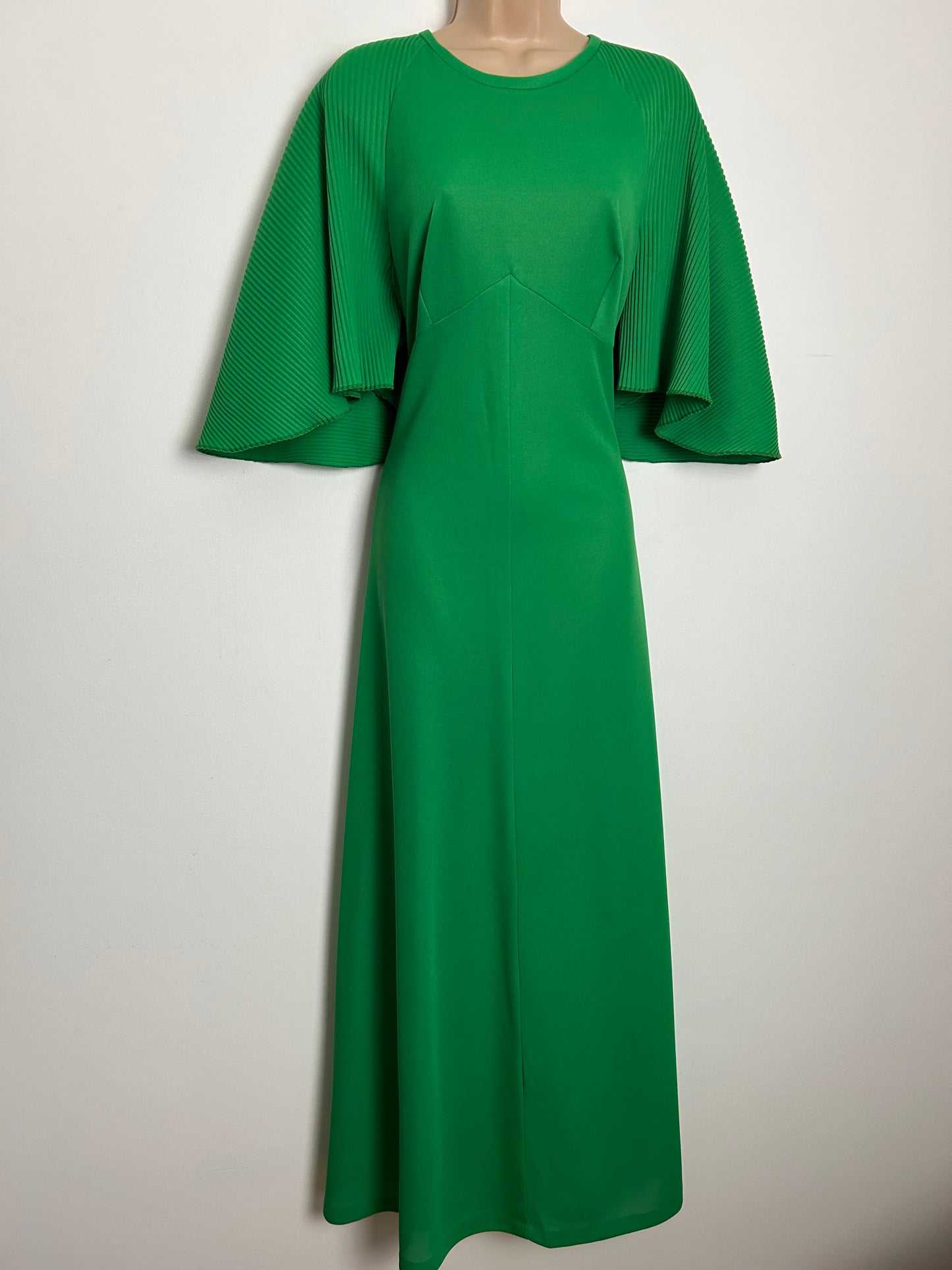 Vintage 1970s Size 12 Emerald Green Plisse Pleated Flared Sleeve Maxi Dress