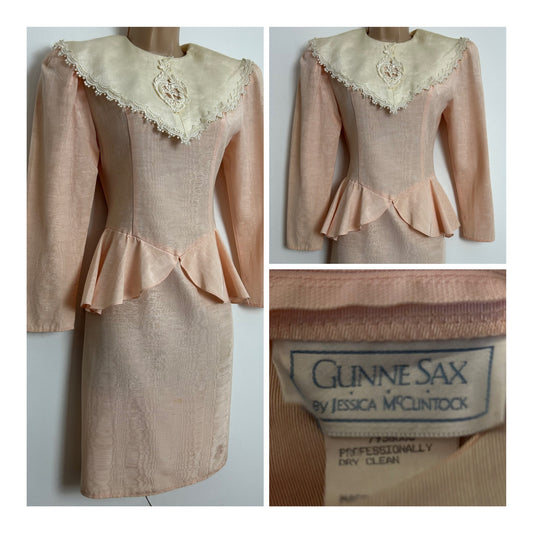Vintage 1980s GUNNE SAX BY JESSICA McCLINTOCK UK Size 8 Peach Moire Fabric Peplum Lace Collar Dress