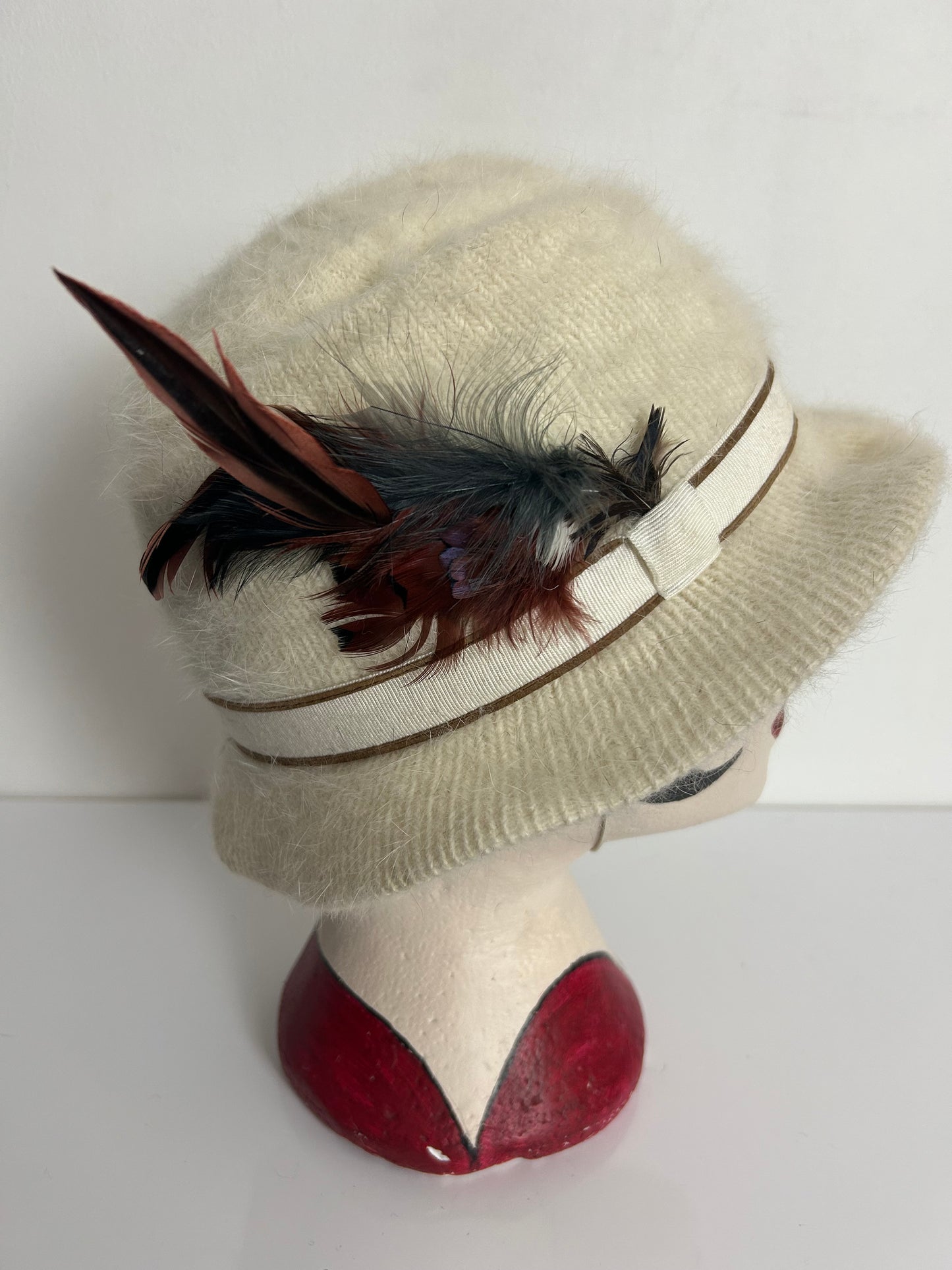 Vintage Cream Angora Wool Mix Grosgrain Ribbon & Feather Detail, With Chin Strap