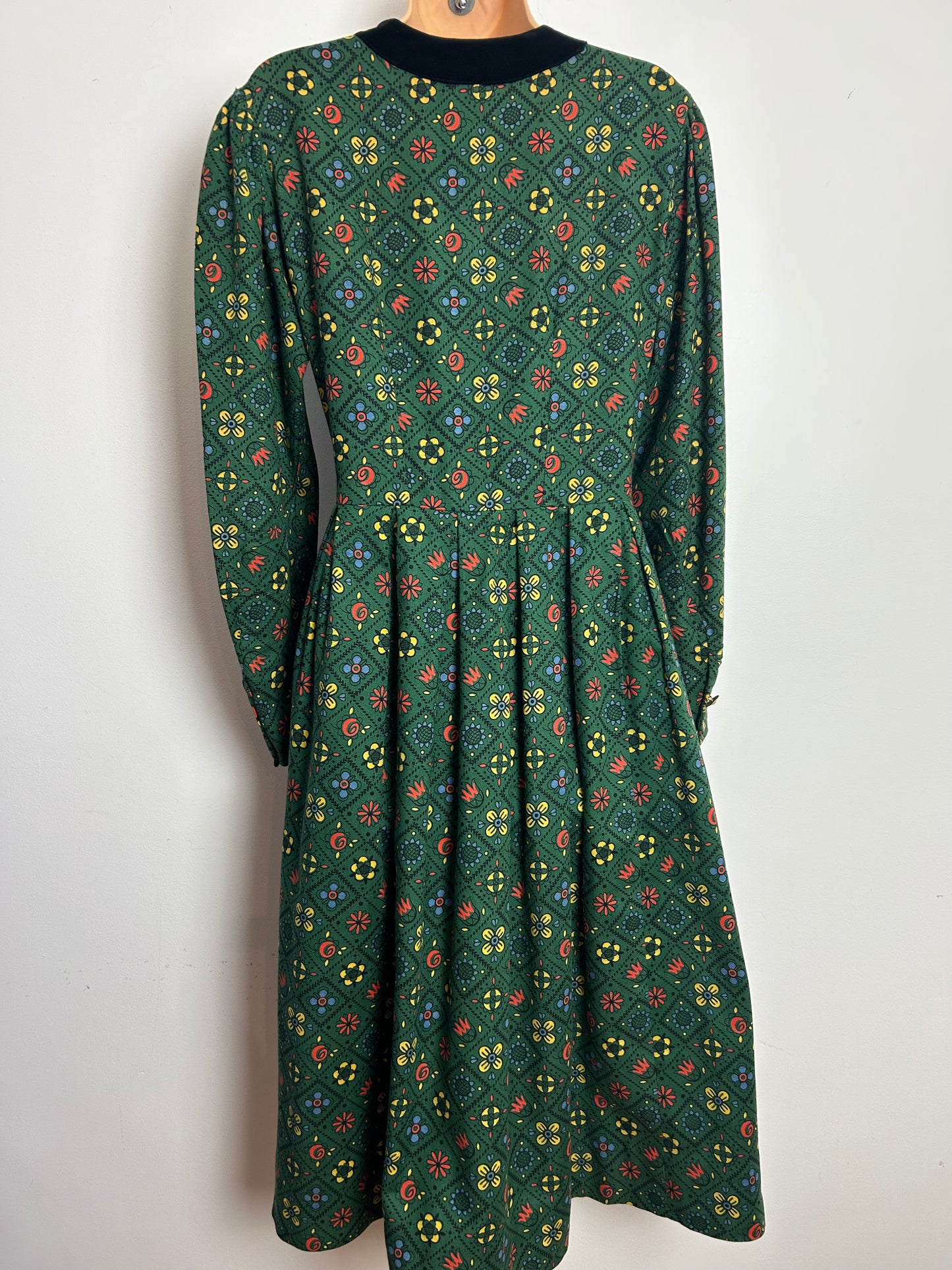 Vintage 1950s Size 12-14 Green Red Yellow & Blue Abstract Grid Print Velvet Trim Cotton Pleated Day Dress