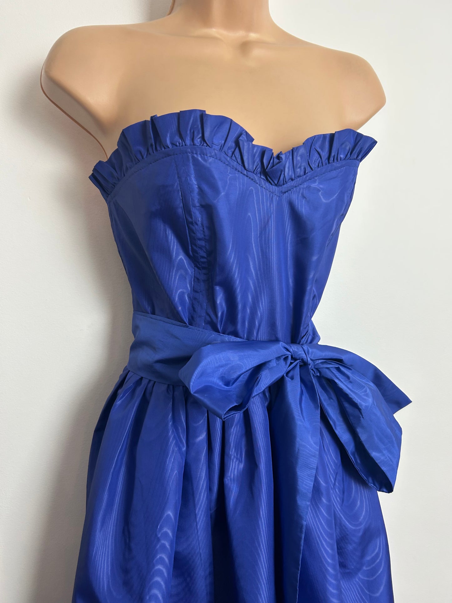 Vintage 1980s VIVIEN SMITH Size 8 Blue Watermark Satin Feel Strapless Belted Party Prom Occasion Dress