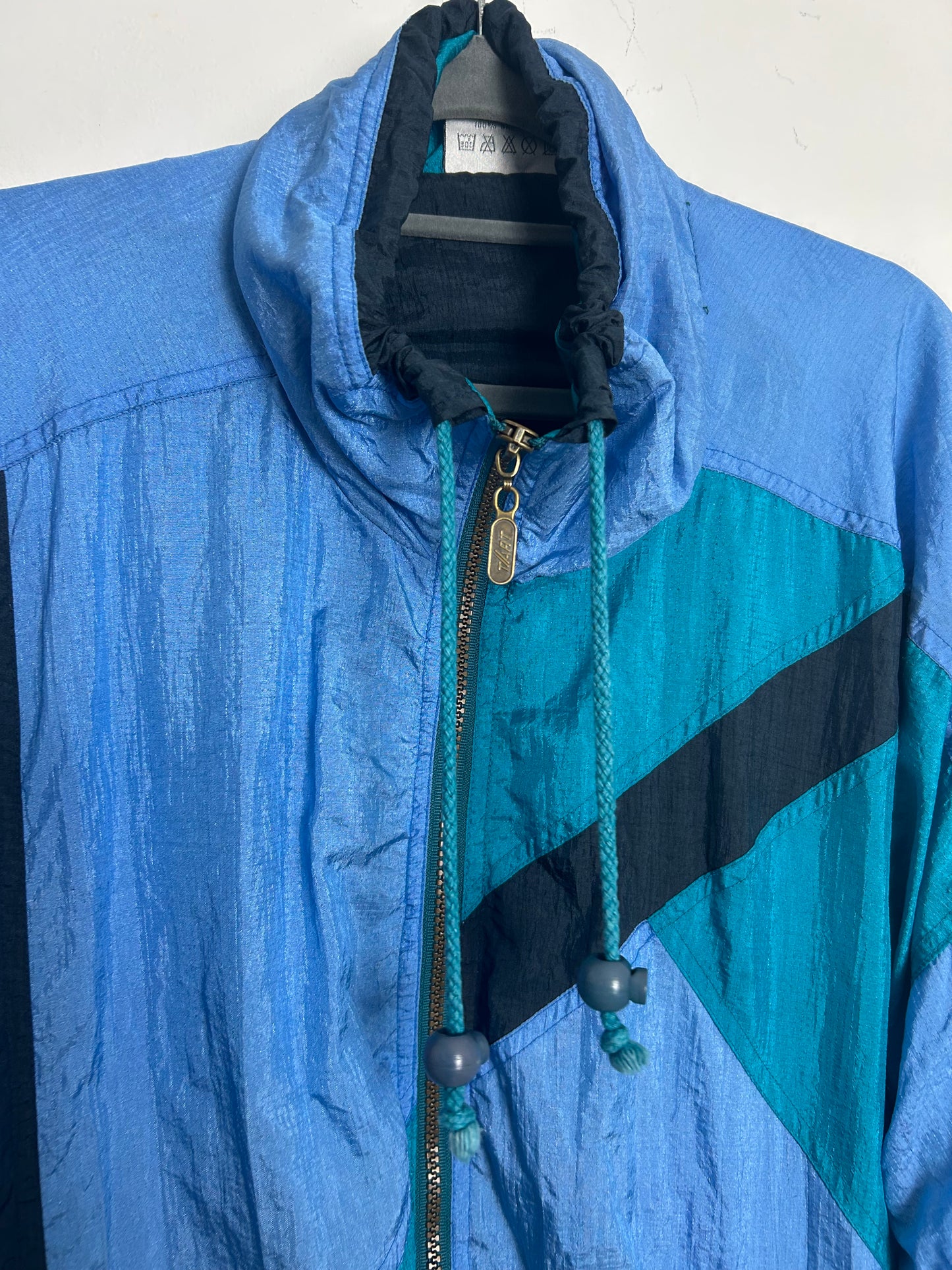 Vintage 1980s T/ART Up To Size 16 Blue Tones Zip Pockets Shell Suit Jacket