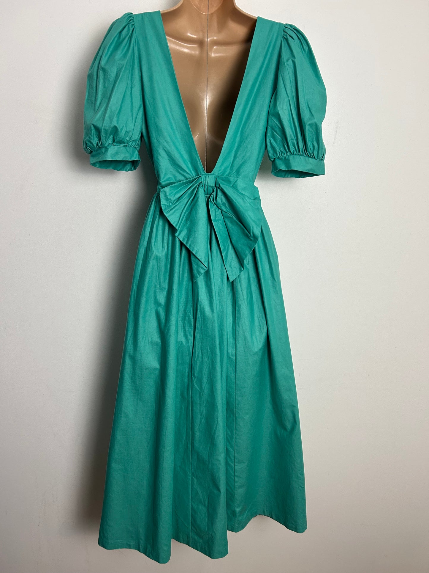 Vintage 1980s LAURA ASHLEY UK Size 6-8 (Size 10 On Label) Green Open Back Bow Detail Puffed Sleeve Gown/Dress