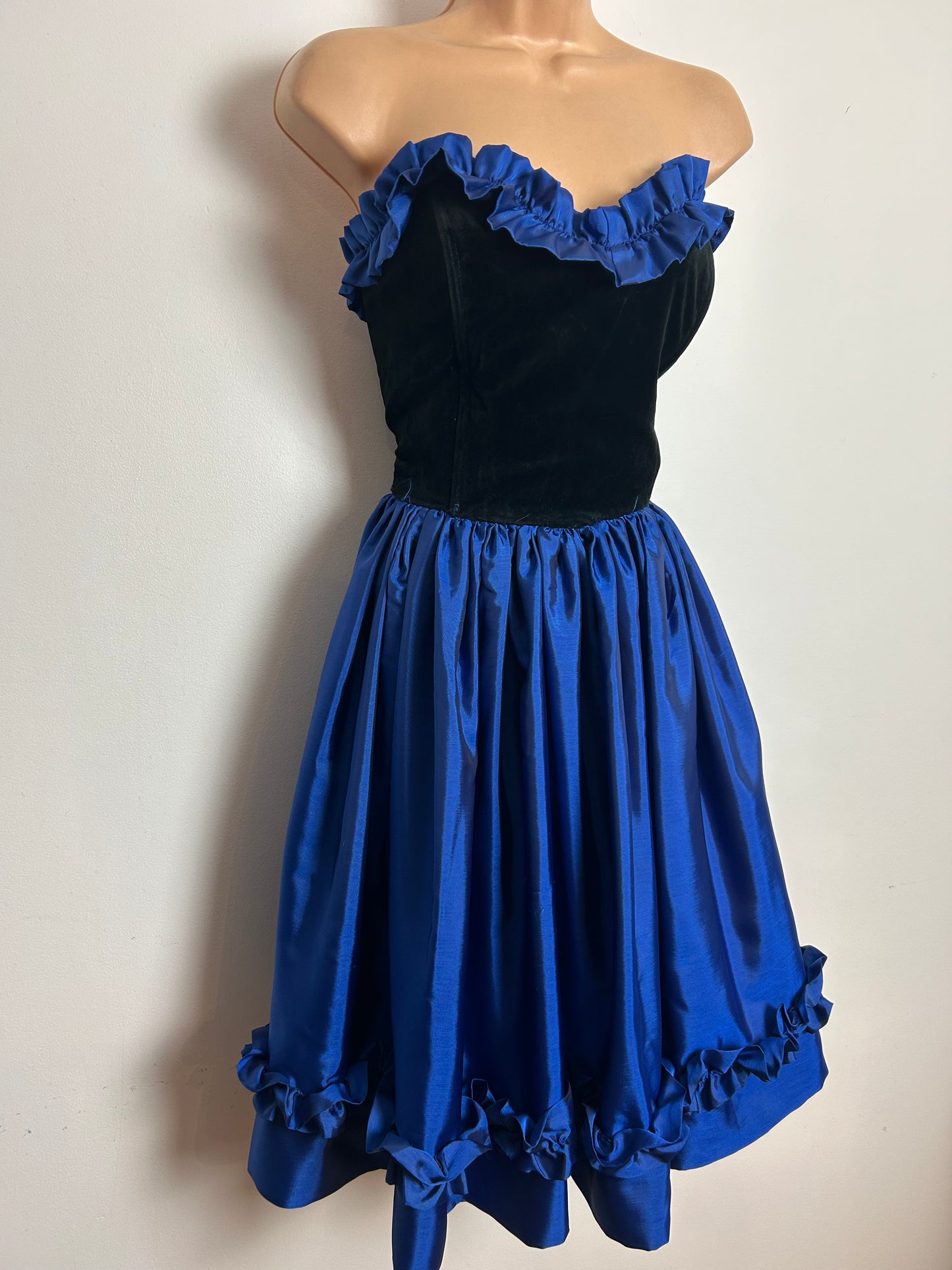 Vintage 1980s Size 10 Black & Electric Blue Velvet & Taffeta Strapless Ruffle Detail Party Prom Dress - Small Issue