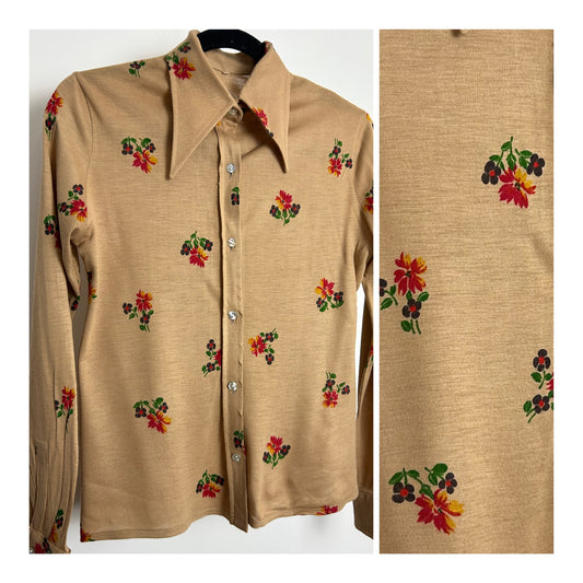 Vintage 1970s Size 10 Beige Red Blue & Green Long Sleeve Dagger Collar Cotton Shirt