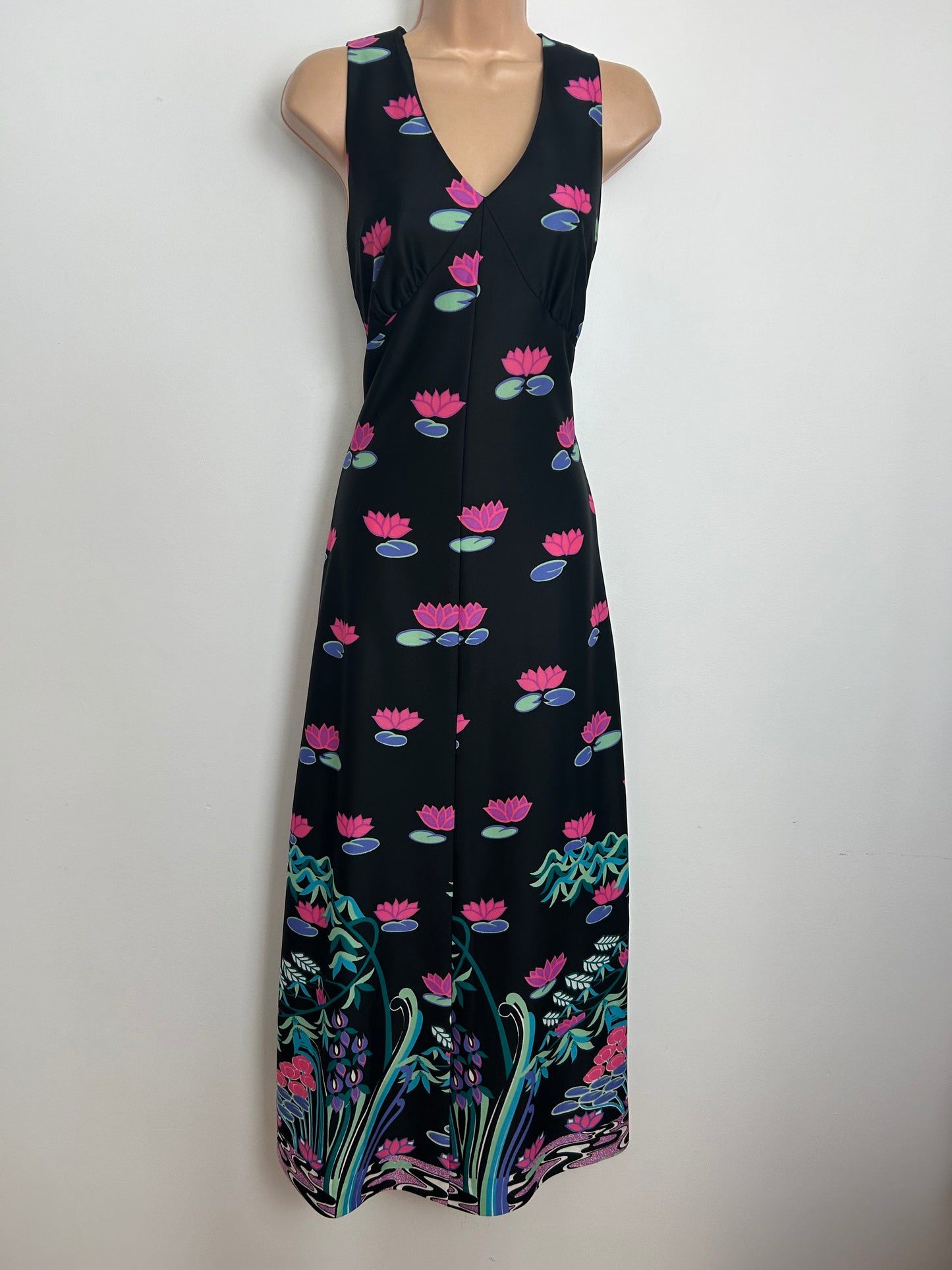 Vintage 1970s Size 10 Black Pink Blue 7 Mint Green Waterlily & Lillypad Print Maxi Dress