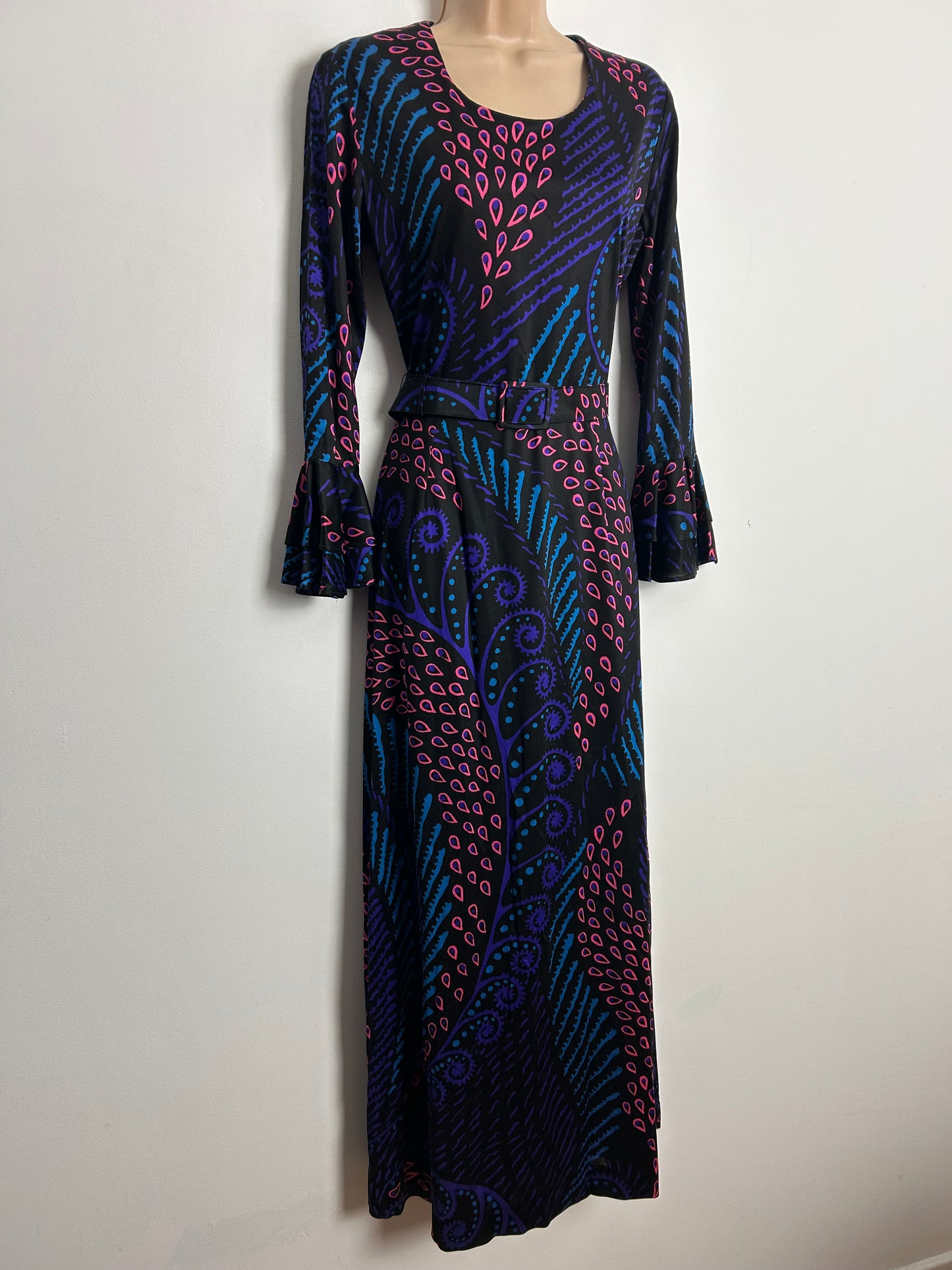 Vintage 1970s DL BARRON UK Size 10 Stunning Black Pink Purple & Blue Abstract Print Long Sleeve Belted Maxi Dress