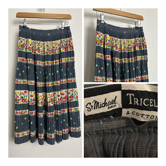 Vintage Early 1950s ST MICHAEL Size 6-8 Grey Red Yellow & White Floral Print Cotton Mix Pleated Skirt