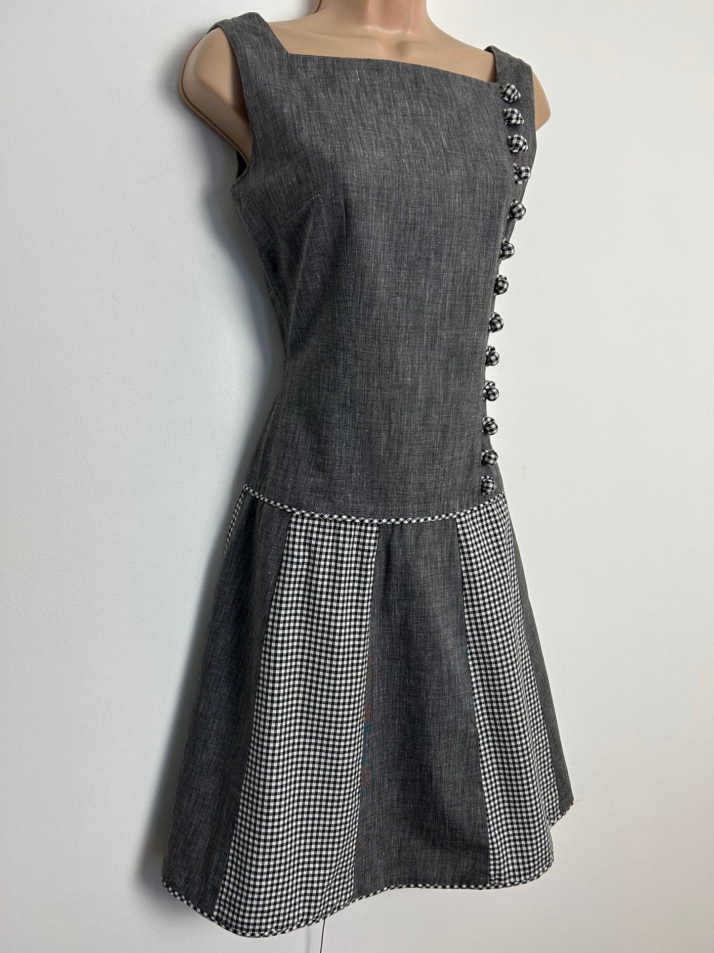 Vintage 1960s SHUBETTE UK Size 8 Grey & Black Gingham Check Button Detail Mod Shift Dress